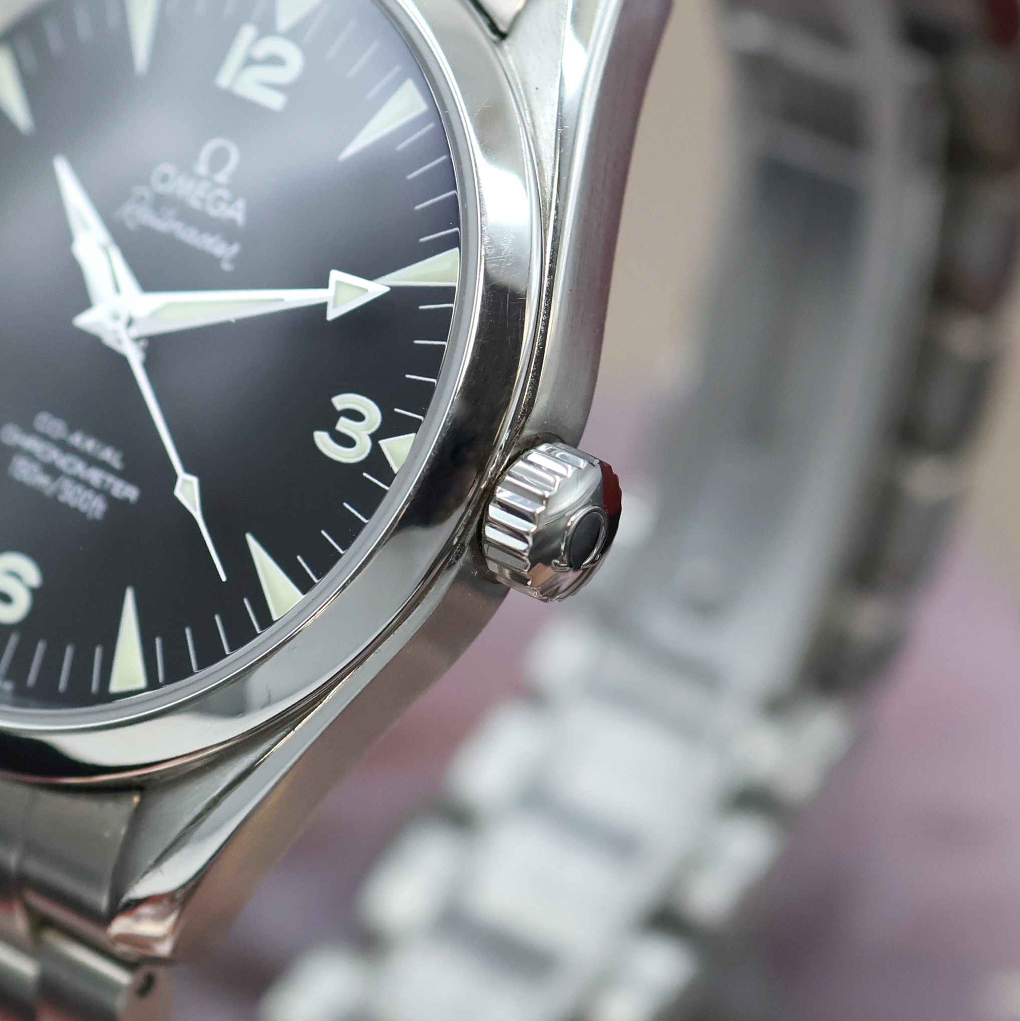 Detail b: OMEGA Railmaster Aqua Terra Co-Axial Chronometer Herrenarmbanduhr Referenz 28025237, Schweiz verk. lt. beil. Pap. 05/2006, Automatik, beids. vergl. ...