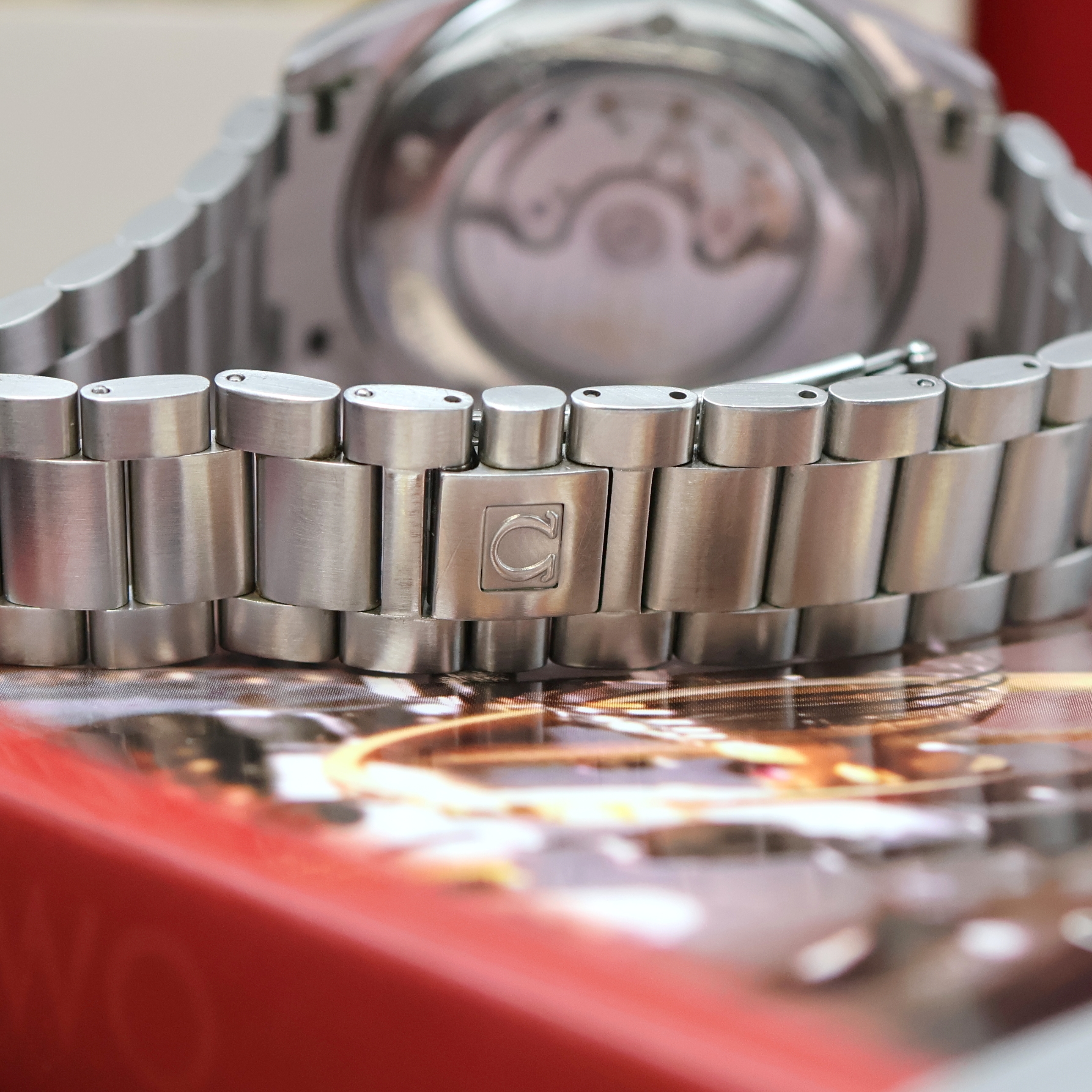 Detail c: OMEGA Railmaster Aqua Terra Co-Axial Chronometer Herrenarmbanduhr Referenz 28025237, Schweiz verk. lt. beil. Pap. 05/2006, Automatik, beids. vergl. ...