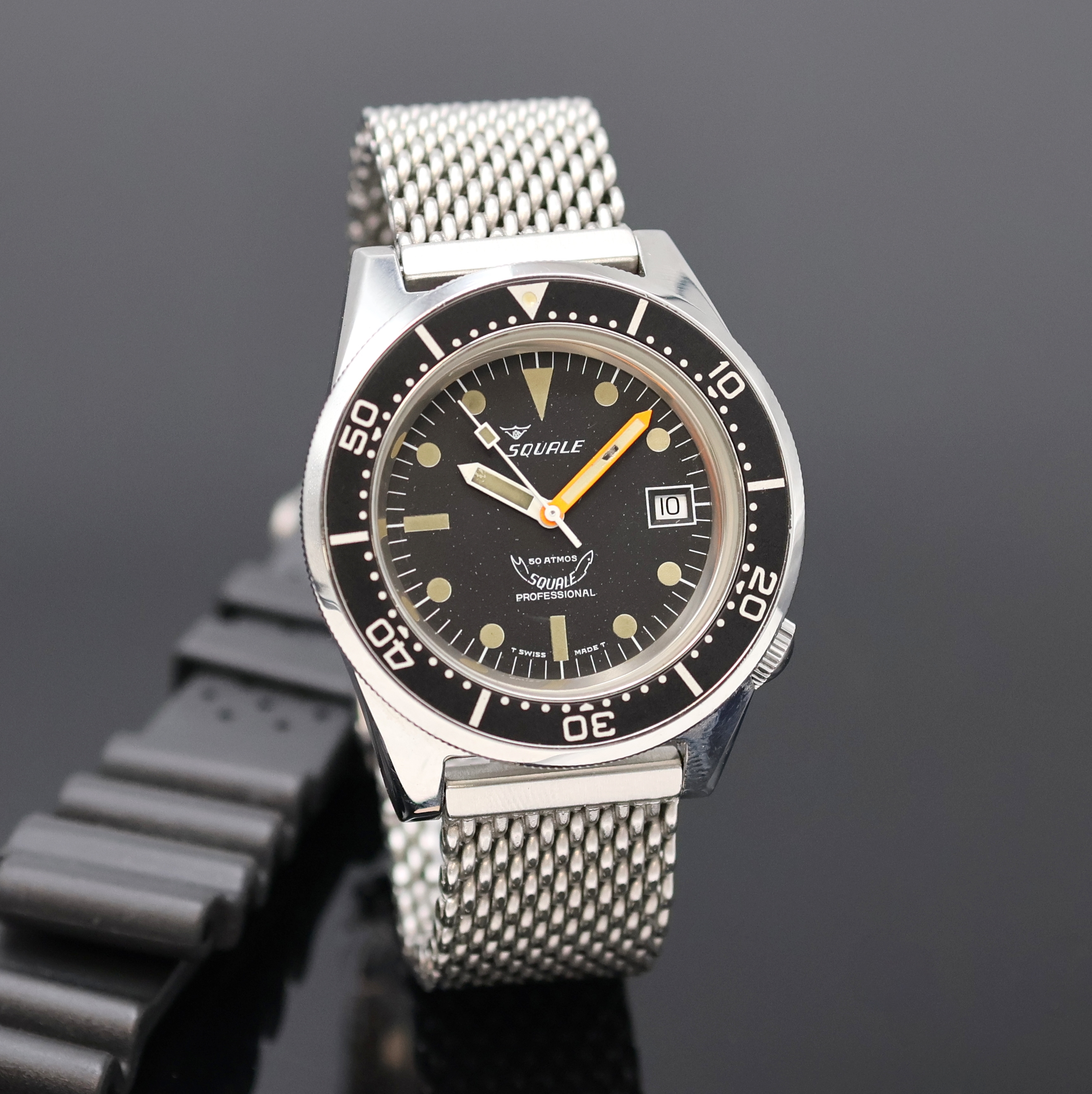 Detail b: SQUALE Professional Herrenarmbanduhr in Stahl, Schweiz um 1980, Automatik, verschr. Boden, neutr. Stahlband m. Faltschl., Lünette m. 60er Teilung ...