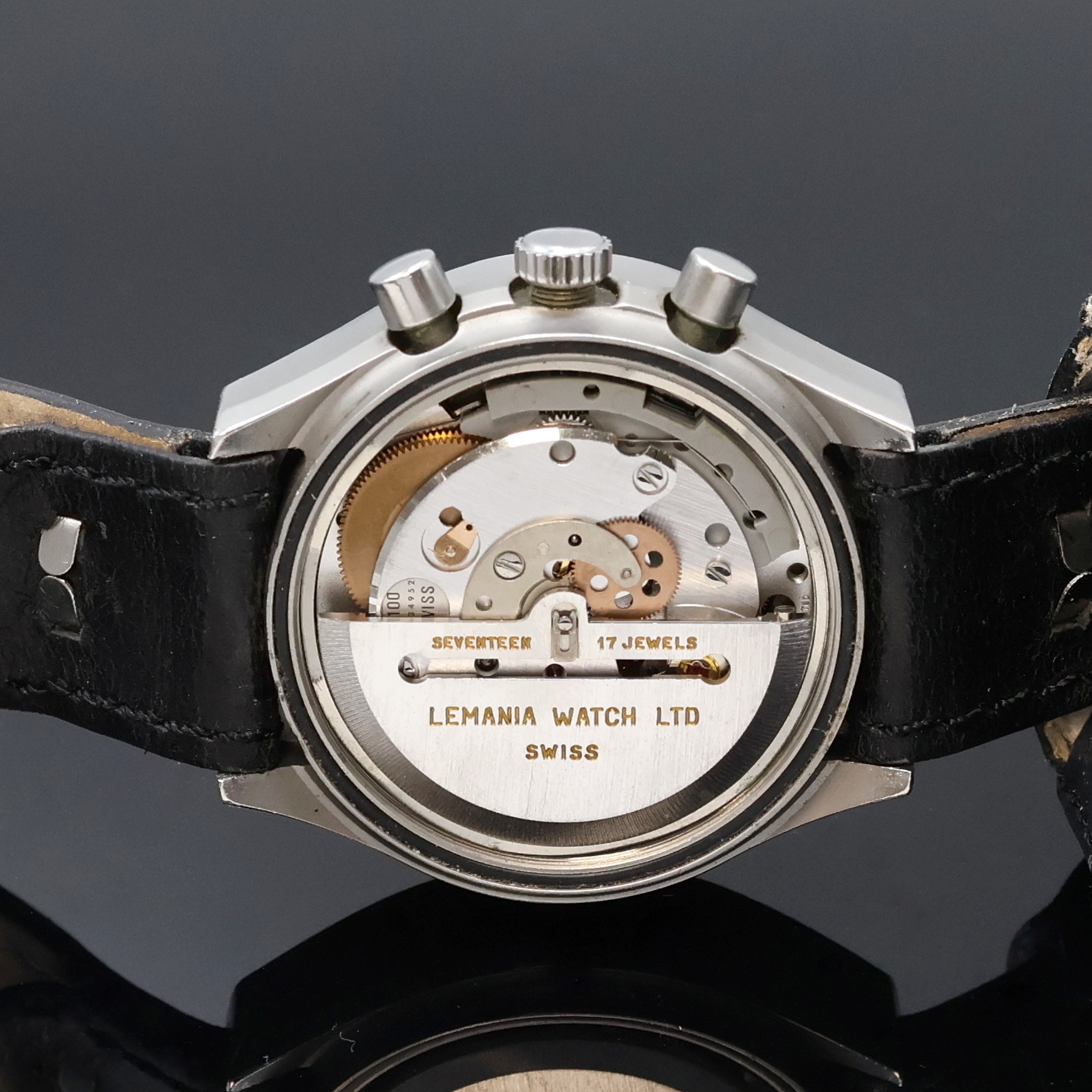 Detail e: ARCTOS Military Herrenchronograph für die Bundeswehr, Schweiz um 1980, Automatik, Edelstahlgeh. inkl. Bundeswehr-Lederband m. Dornschl., Boden ...