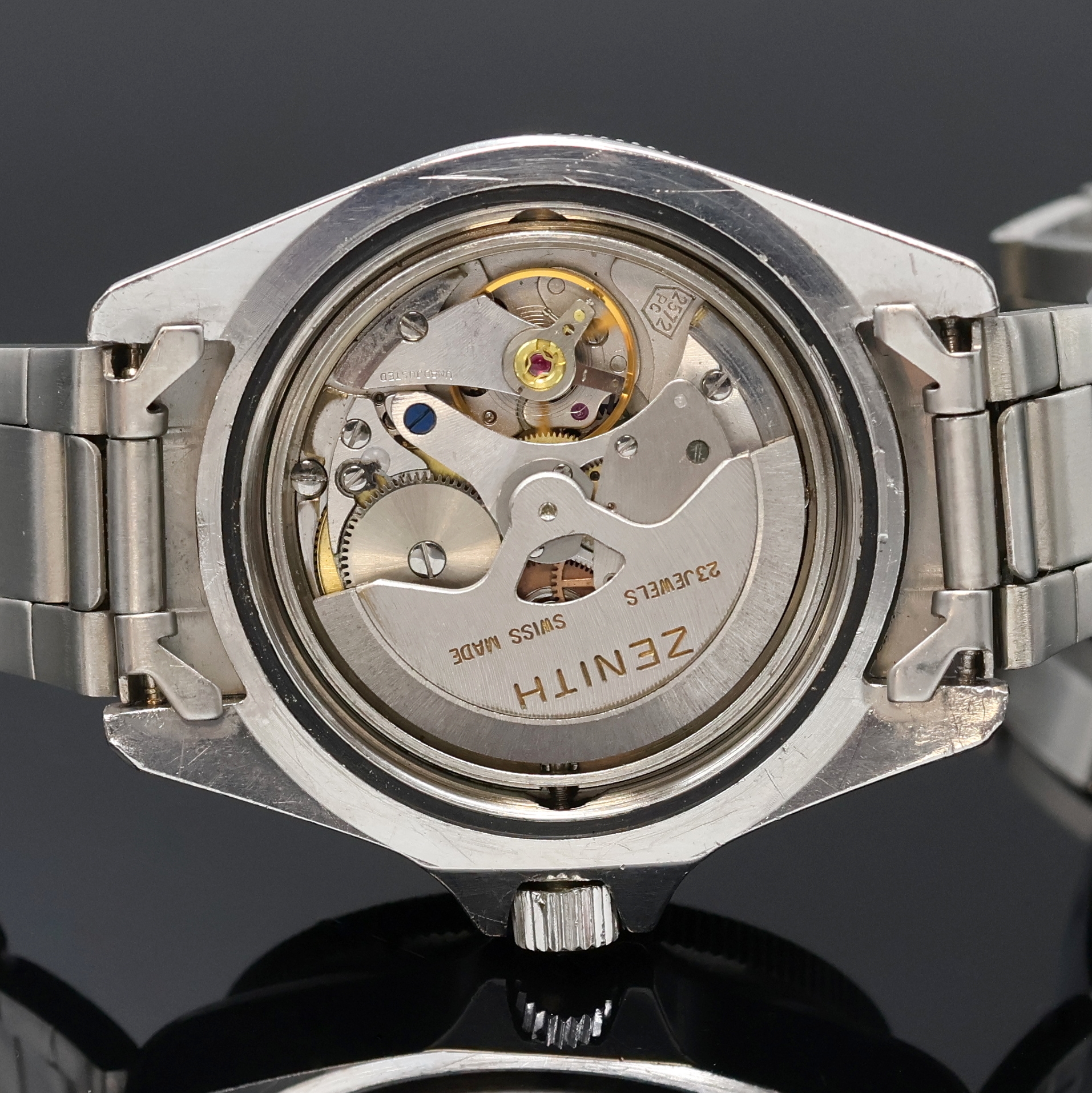 Detail f: MOVADO ZENITH Taucherarmbanduhr in Stahl, Schweiz um 1970, Automatik, Boden u. Krone verschr., neutr. Gliederband m. Faltschl., Lünette m. 60er ...