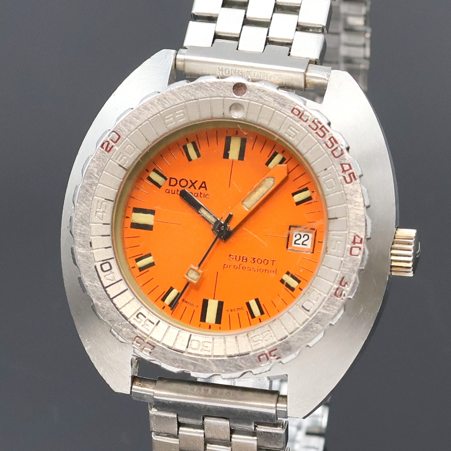 Detail a: DOXA by Synchron SUB 300T Professional Taucherarmbanduhr in Stahl, Schweiz um 1970, Automatik, schweres Geh., Boden verschr., eins. drehb. Stahl ...