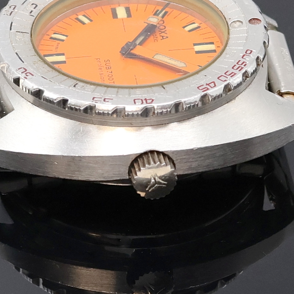 Detail b: DOXA by Synchron SUB 300T Professional Taucherarmbanduhr in Stahl, Schweiz um 1970, Automatik, schweres Geh., Boden verschr., eins. drehb. Stahl ...
