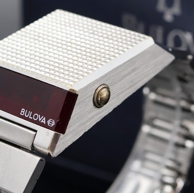 27057917b - BULOVA Computron Armbanduhr mit LED Anzeige, Schweiz/USA um 1970, quarz, pultförmiges ...