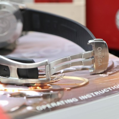 27057946d - OMEGA Seamaster Diver 300M chronometer gents wristwatch reference 168.1640, Switzerland ...