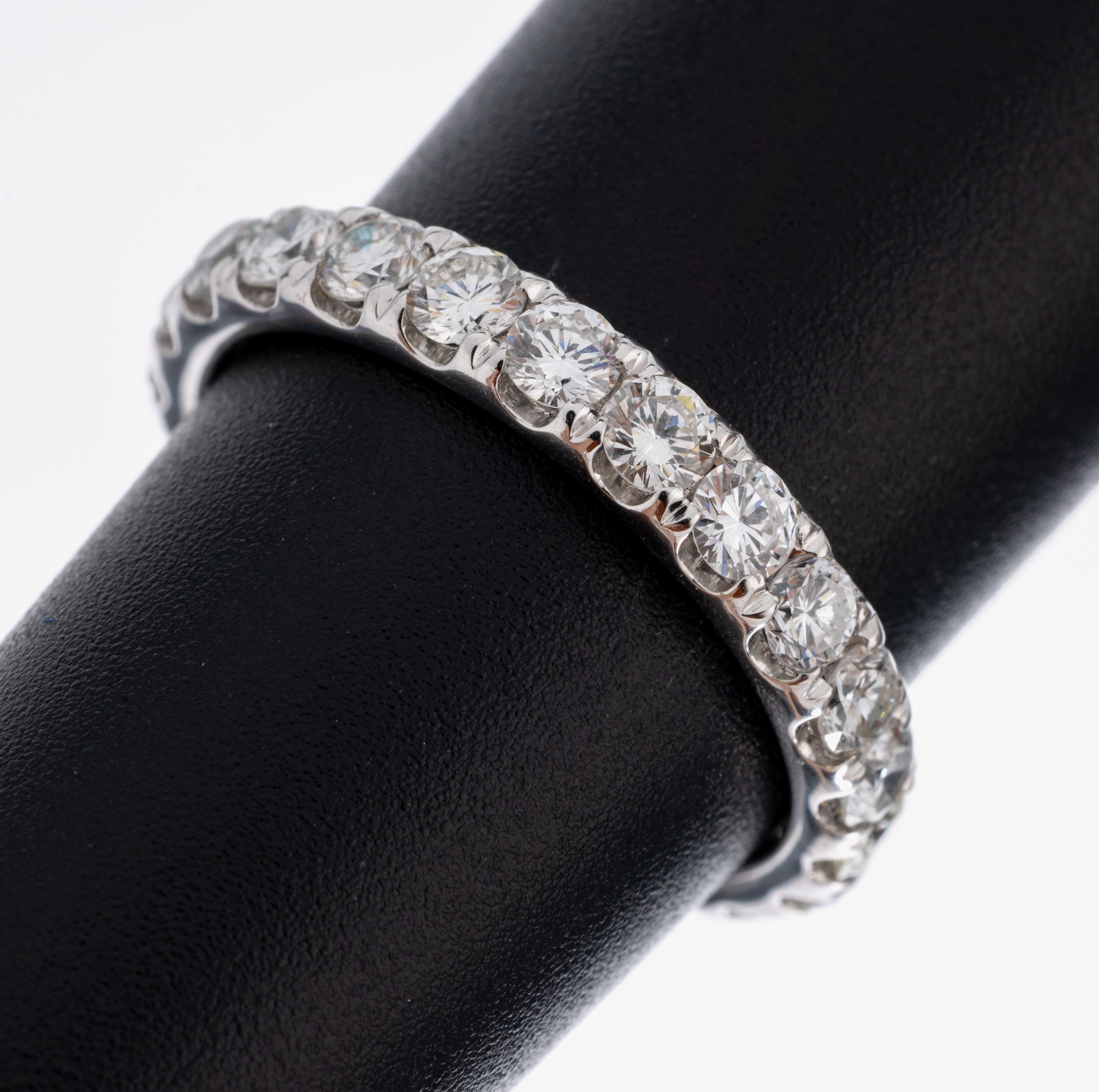 Image 27058122 - 14 kt Gold Brillant-Memoryring, WG 585/000, 23 Brillanten zus. ca. 1.79 ct (grav.) ...