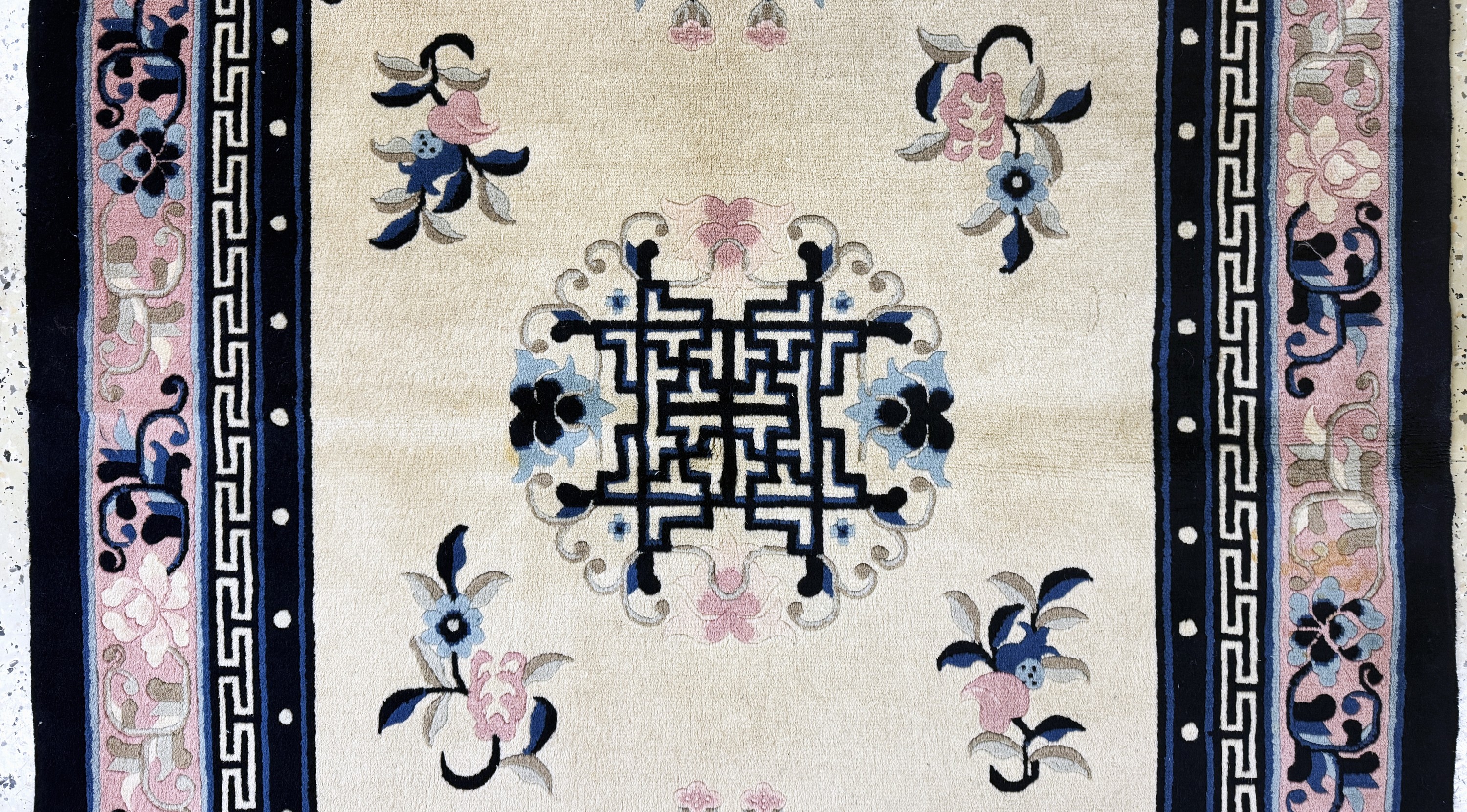Detail b: Antik Finish, China, Ende 20.Jhd, Wolle aufBaumwolle, ca. 188 x 120 cm, gereinigt, EHZ: 1-2