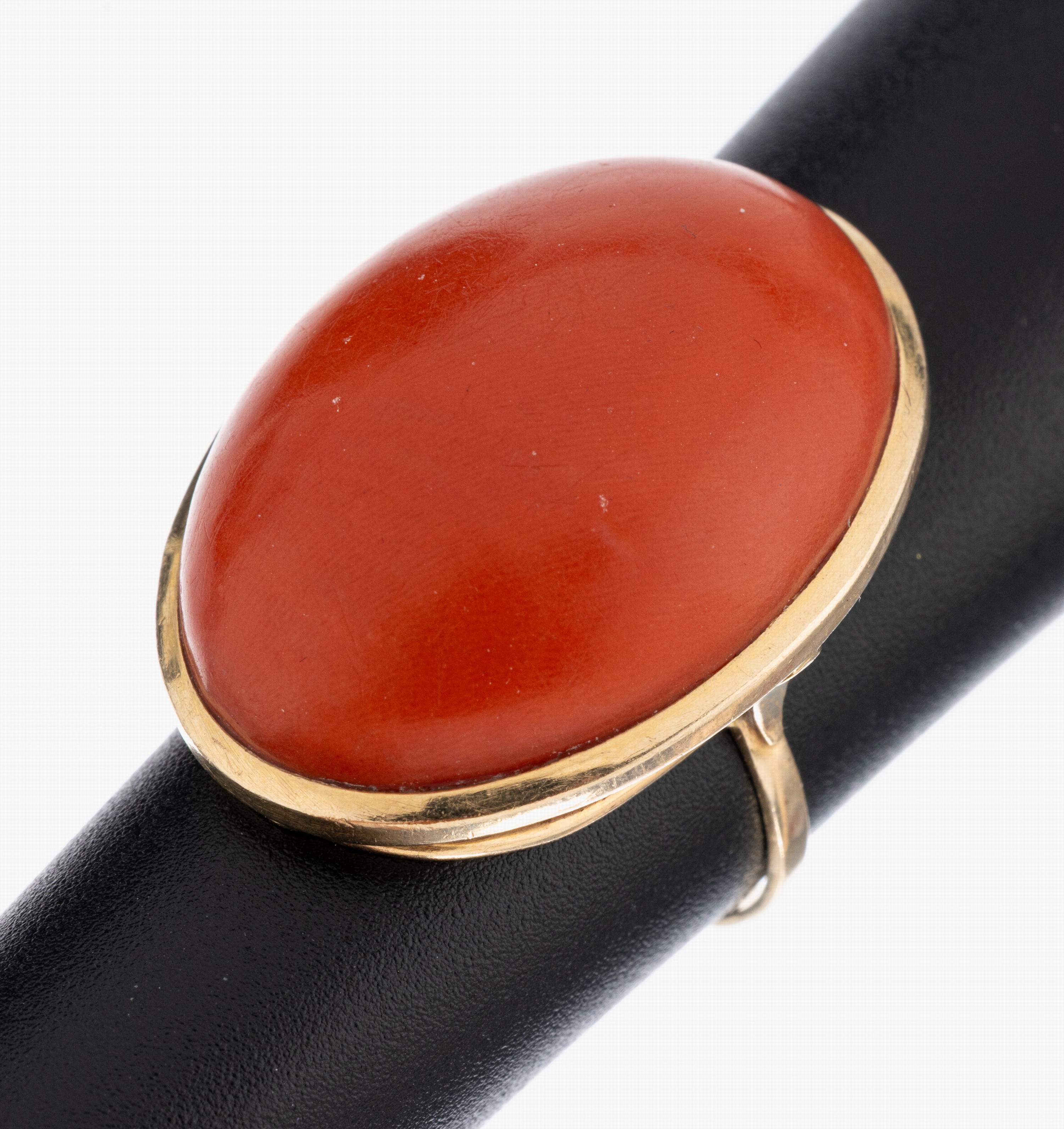 Image 27058173 - 14 kt Gold Korallen-Ring, GG 585/000 gepr.,gr. ovaler Korallencabochon, RW 55, ca. 9.8 ...