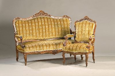 27058141a - Sitzgruppe, Historismus, um 1870, best. aus: Sofa, drei Stühlen, 2 Sessel und Tisch, ...