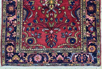 27058155c - Lilian, Persien, Mitte 20.Jhd, Wolle auf Baumwolle, ca. 259 x 137 cm, EHZ: 2 ...