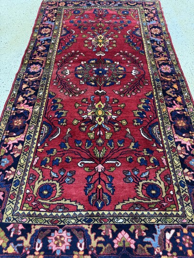 27058155d - Lilian, Persien, Mitte 20.Jhd, Wolle auf Baumwolle, ca. 259 x 137 cm, EHZ: 2 ...