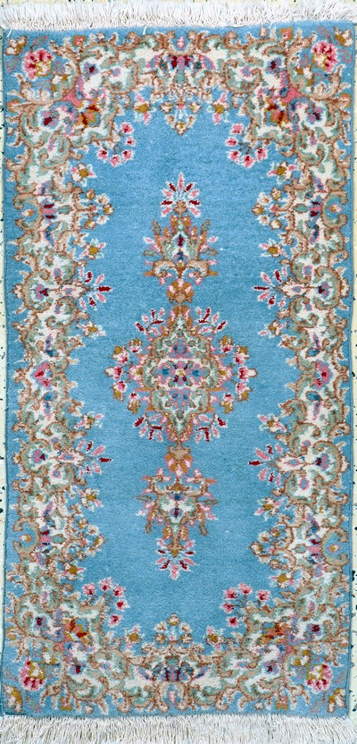 Image Kerman, Persien, Neuwertig, Wolle auf Baumwolle, ca. 120 x 61 cm Schätzpreis: 190, - ...