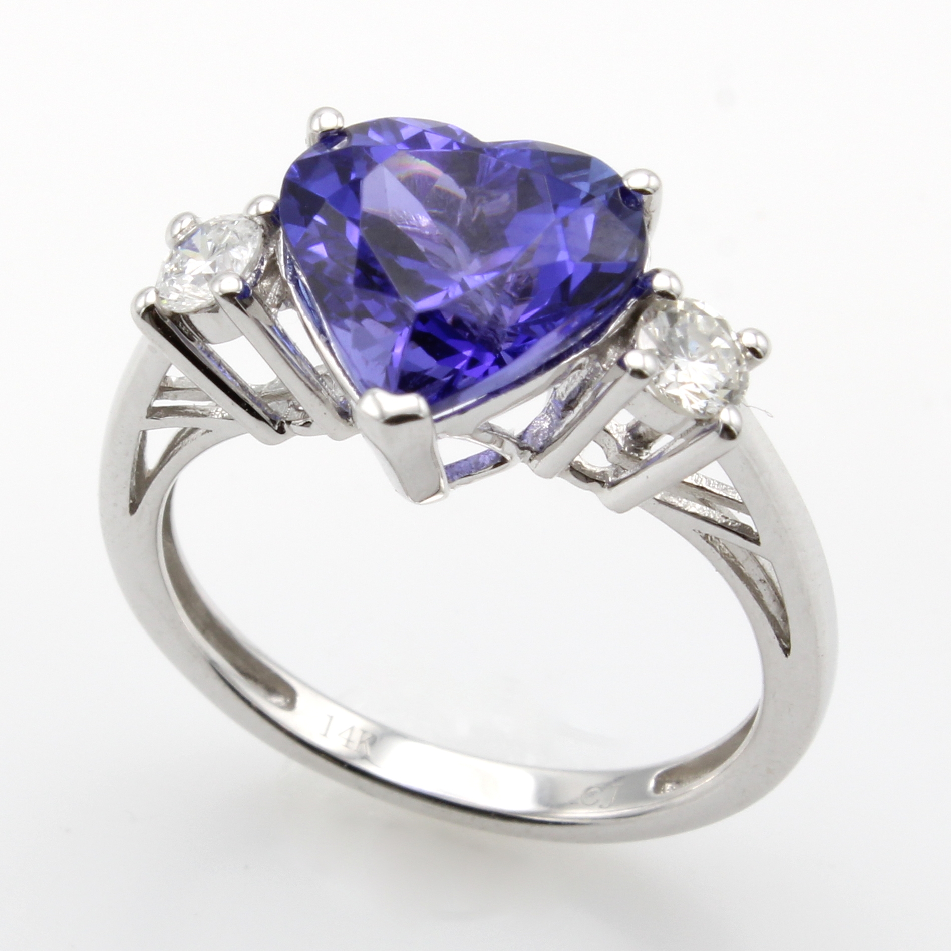 Image 27058484 - Ring mit Tansanit und Brillanten, WG 585/000, Tansanitherz ca. 4 ct, 2 Brill. zus. ca. ...