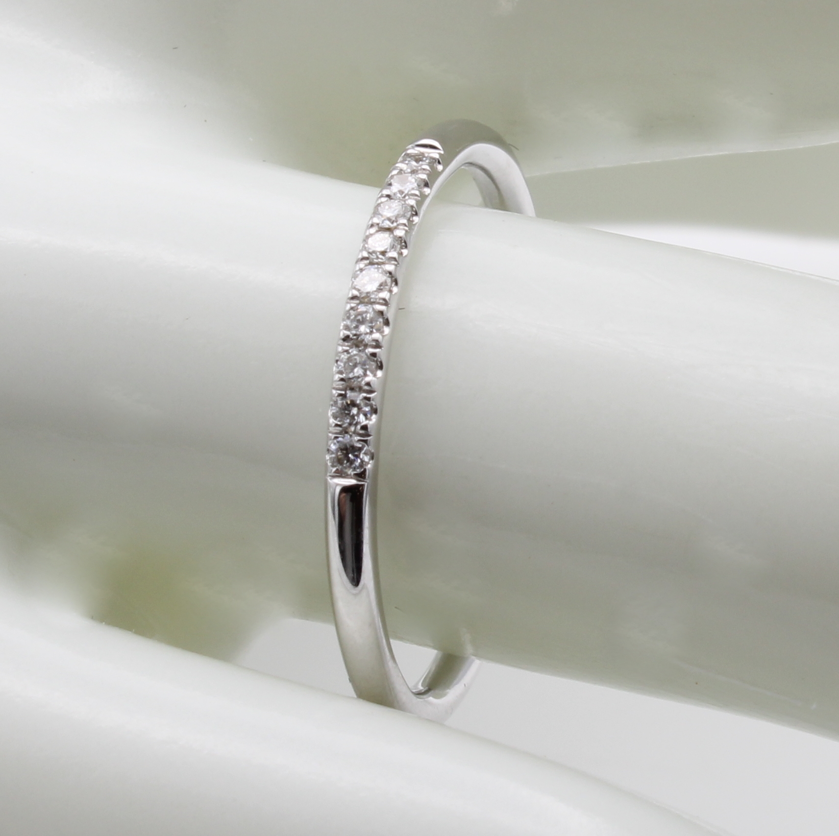 Image 27058498 - Ring mit Brillanten, WG 750/000, Brill. zus. ca. 0.08 ct feines Weiß/si, RW ca. 54 ...