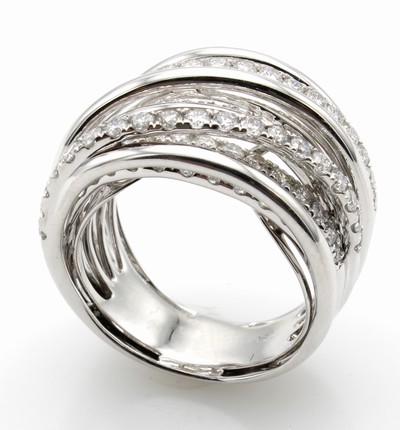 Image Ring mit Brillanten, WG 750/000, mehrrhg. Optik, Brill. in 5 Reihen gef. zus. ca. 1.77 ...
