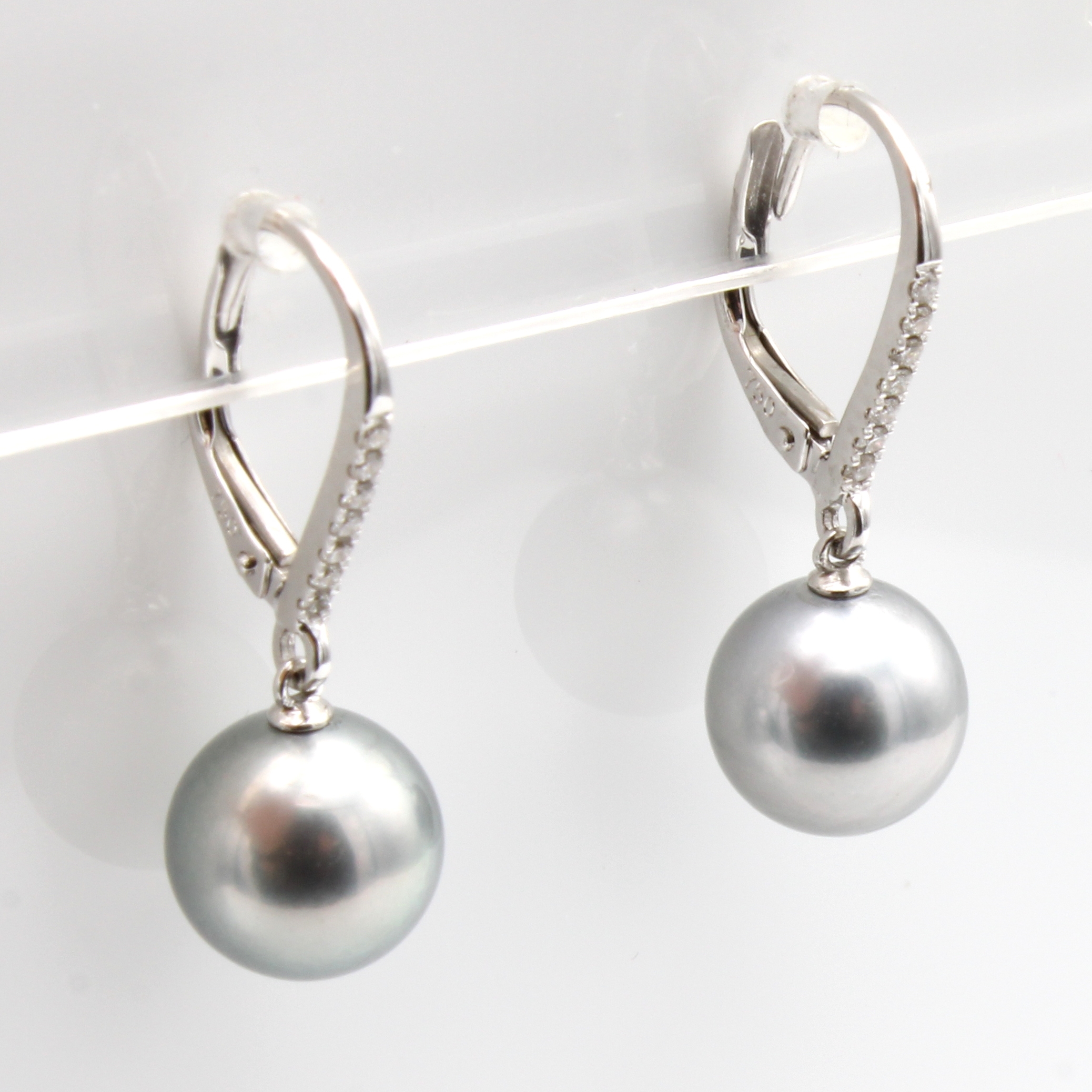 Image 27058539 - Paar Ohrboutons mit Tahitiperlen und Brillanten, WG 750/000, 2 hellgraue Perlen ca. 8.5 ...