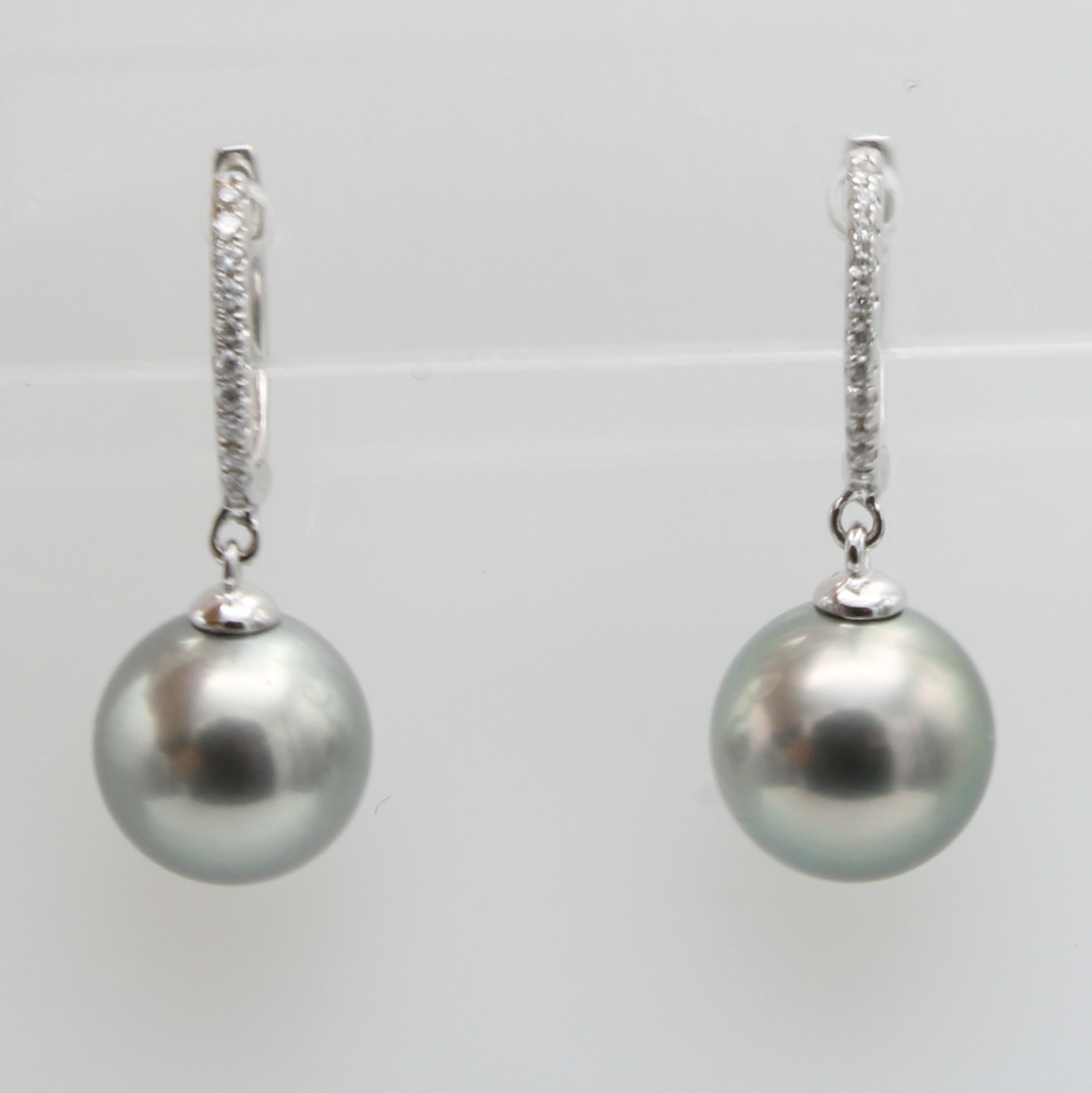 Image 27058542 - Paar Klappcreolen mit Tahitiperlen und Brillanten, WG 750/000, 2 ...