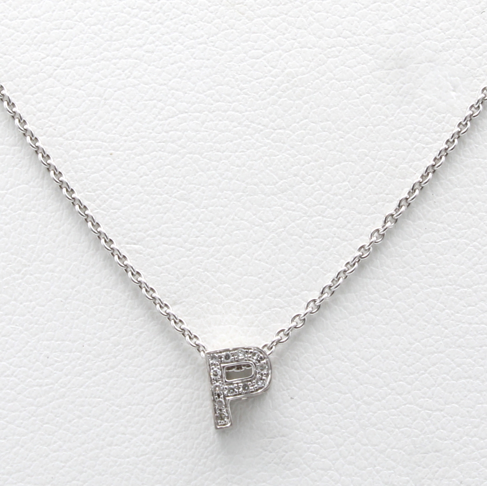 Image 27058575 - Anhänger mit Brillanten ´P´ an Kette, WG 750/000, 16 Brill. zus. ca. 0.03 ct Weiß/si, ...