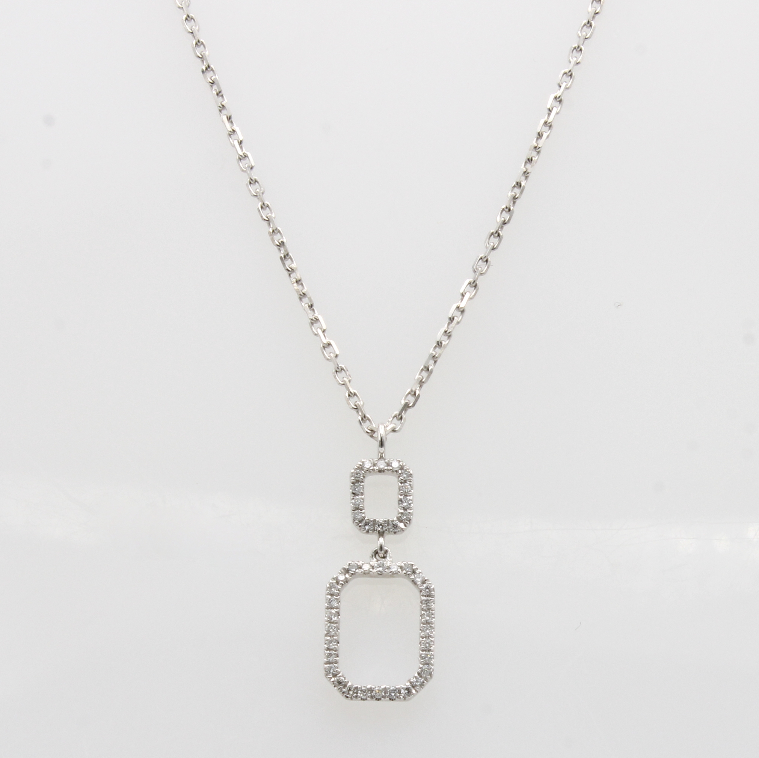 Image 27058582 - Anhänger mit Brillanten an Kette, WG 750/000, 42 Brill. zus. ca. 0.13 ct feines ...