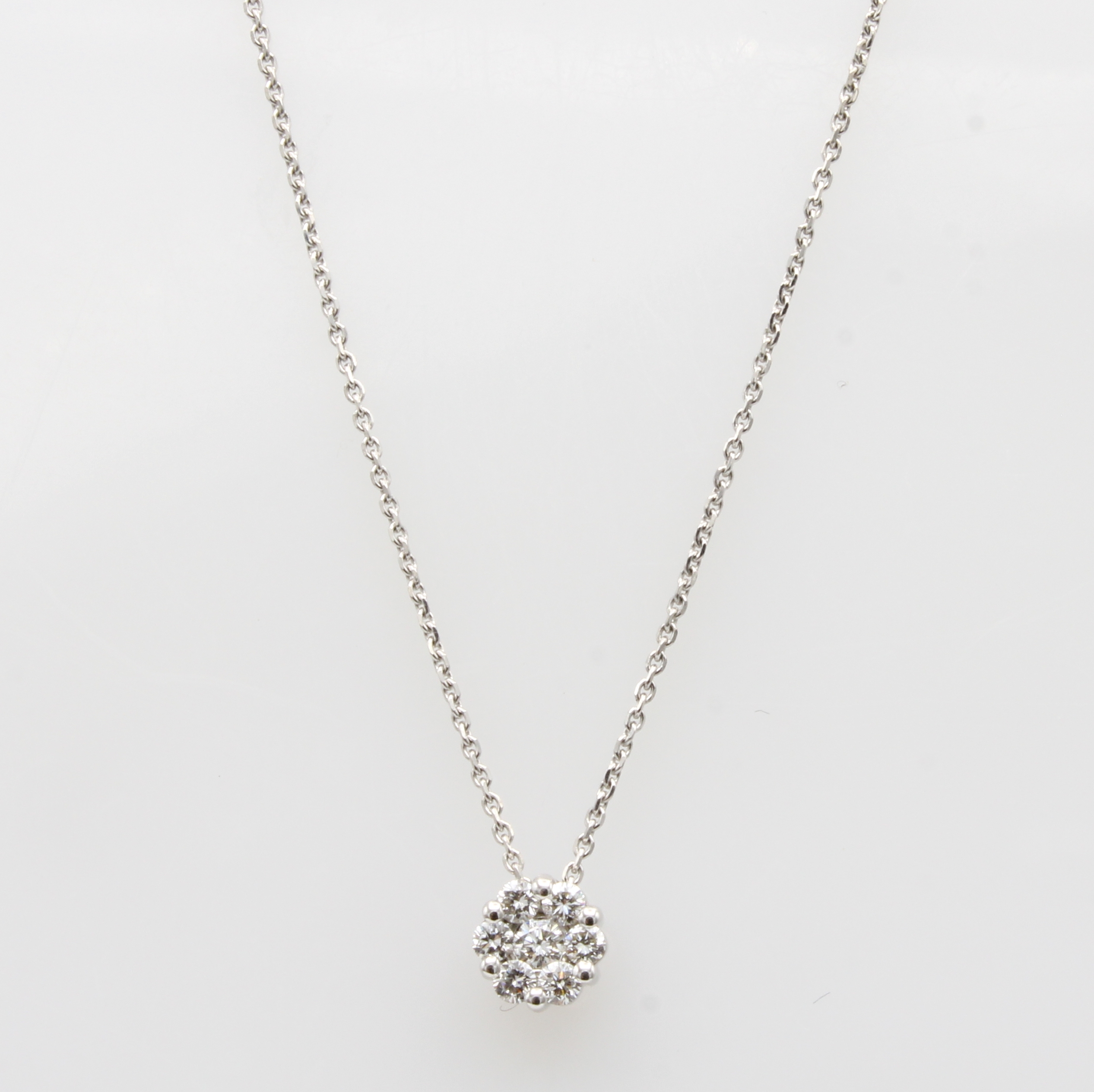 Image 27058587 - Anhänger mit Brillanten an Kette, WG 750/000, 6 Brill. zus. ca. 0.23 ct feines ...