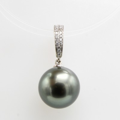 Image Anhänger mit Tahitizuchtperle und Brillanten, WG 750/000, 17 Brill. zus. ca. 0.09 ct ...