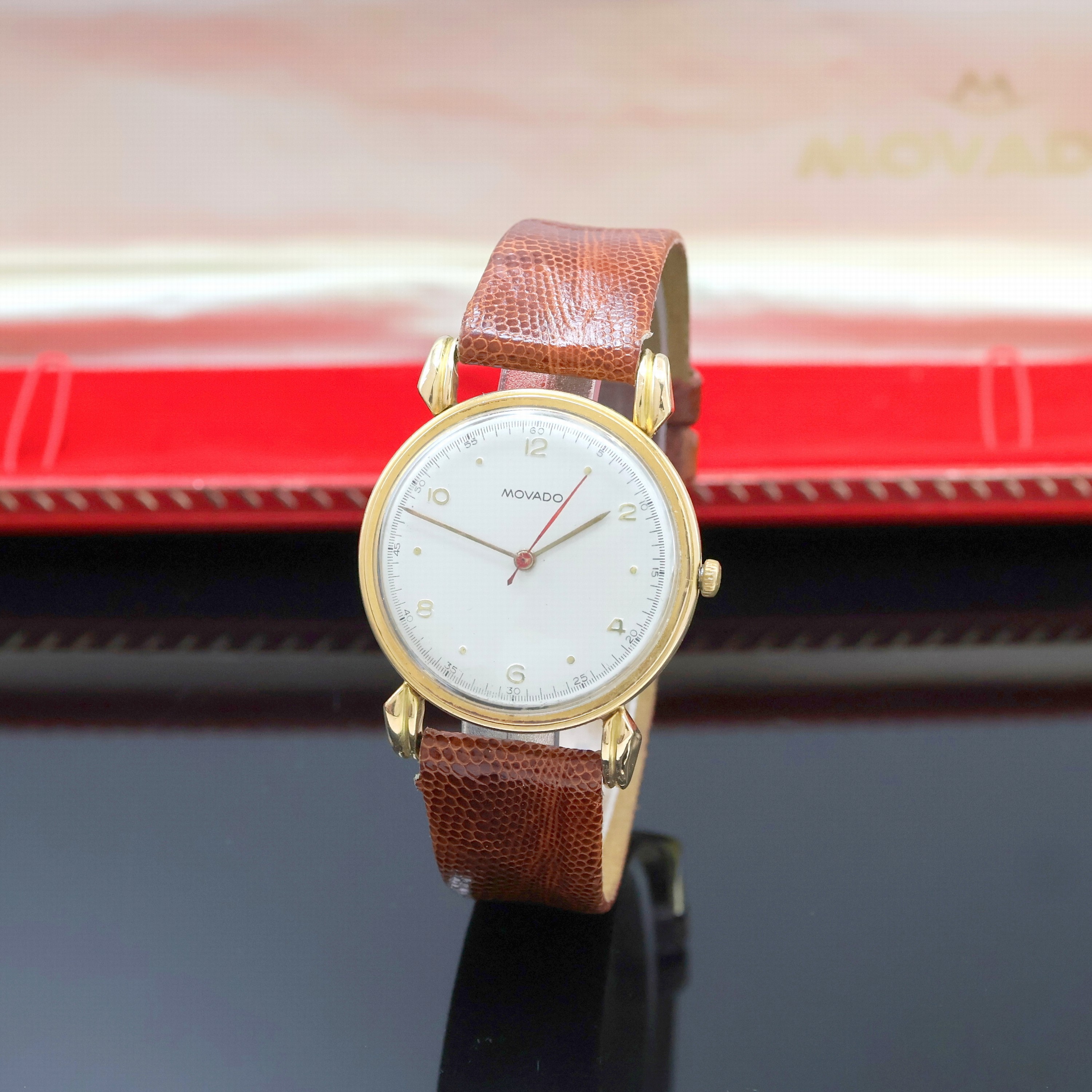 Image 27059053 - MOVADO Armbanduhr in GG 750/000, Schweiz um 1940, Handaufzug, 3-teil. Geh. mit ausgef. ...