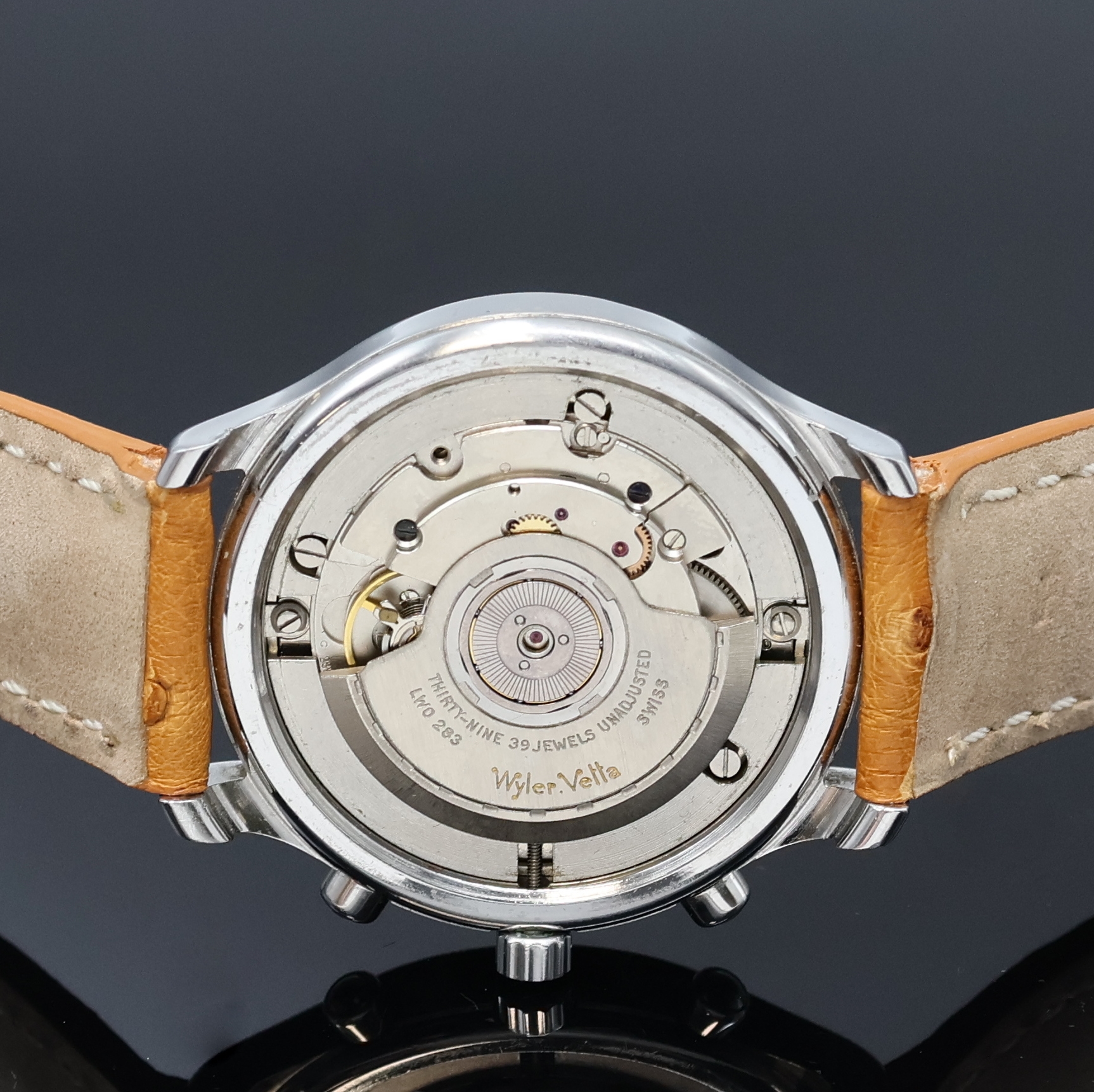 Detail e: WYLER VETTA Armbandchronograph in Stahl Referenz W.1105.47, Automatik, Schweiz um 1995, 3-teil. Geh., Boden und Glasrand aufgedr., weißes Zifferbl. ...