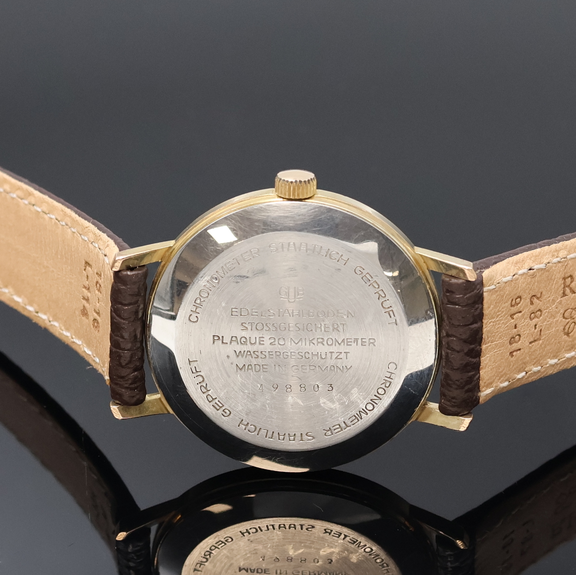 Detail c: GUB seltene Chronometer-Herrenarmbanduhr, DDR um 1970, Handaufzug, verg. Geh., Stahlboden m. Chronometer-Hinweis aufgedr., gold. Zifferbl. bez. ...