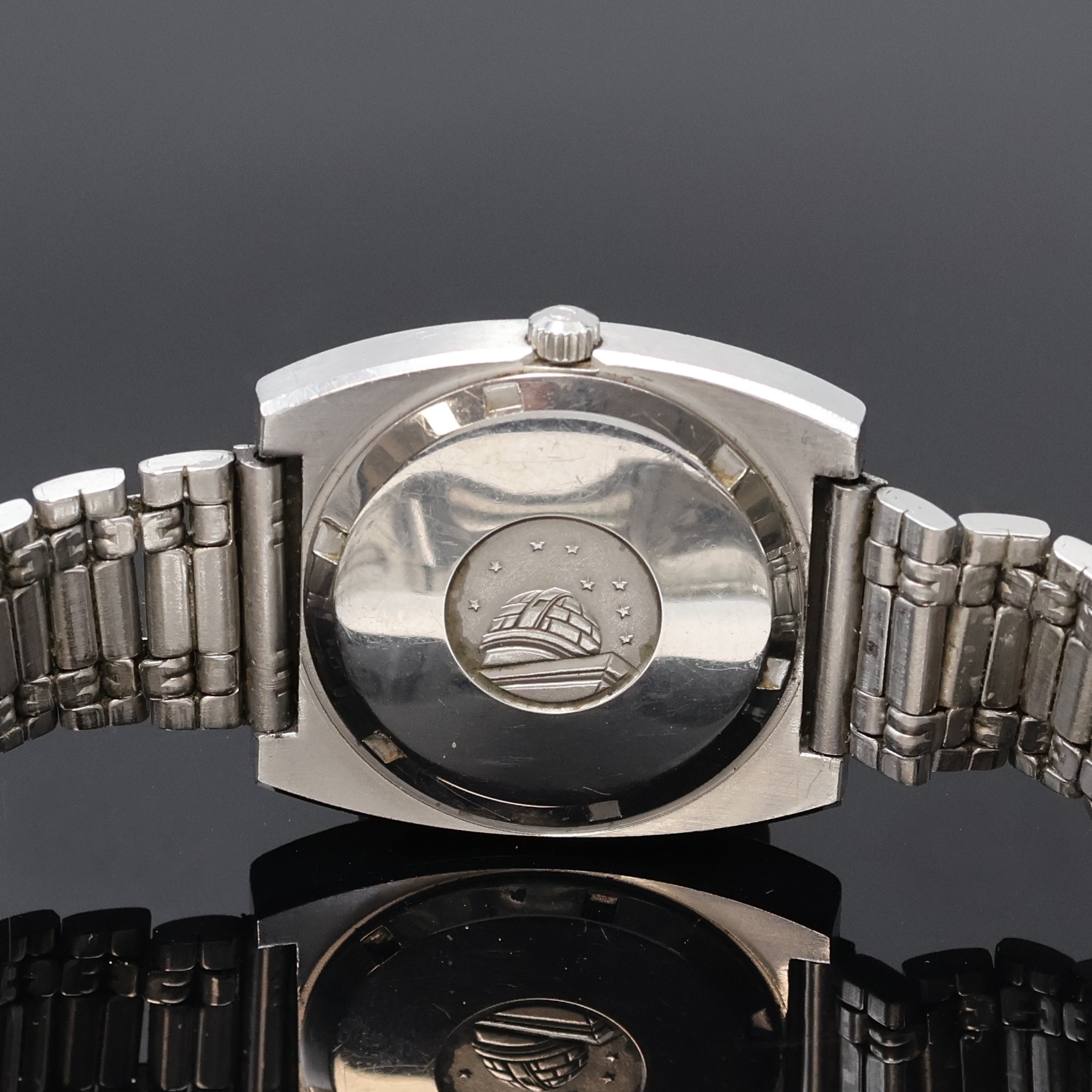 Detail c: OMEGA Constellation Herrenarmbanduhr in Stahl/WG Referenz 168.041, Schweiz um 1969, Automatik, tonneauförmiges Geh. m. geriffelter WG Lünette, im ...