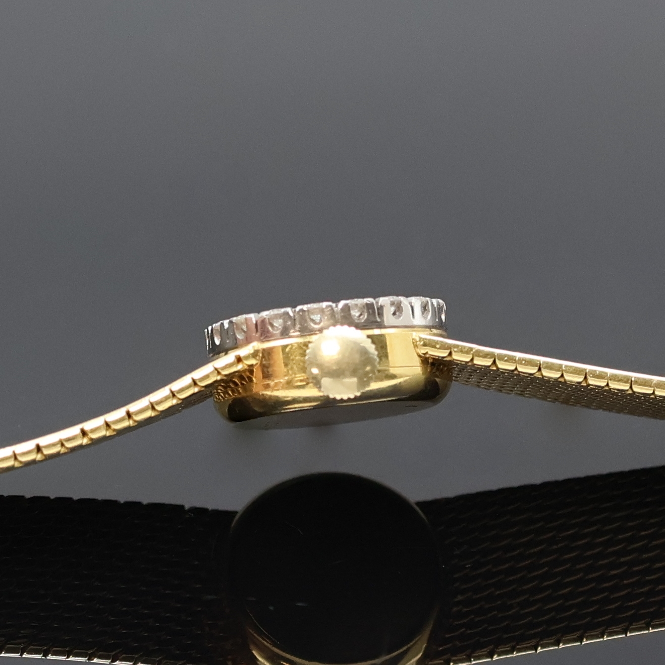 Detail d: ETERNA Diamant-besetzte Damenarmbanduhr in GG 750/000 Referenz 706LSEN, Schweiz um 1960, Handaufzug, kleines Geh. m. angesetztem, matt. ...