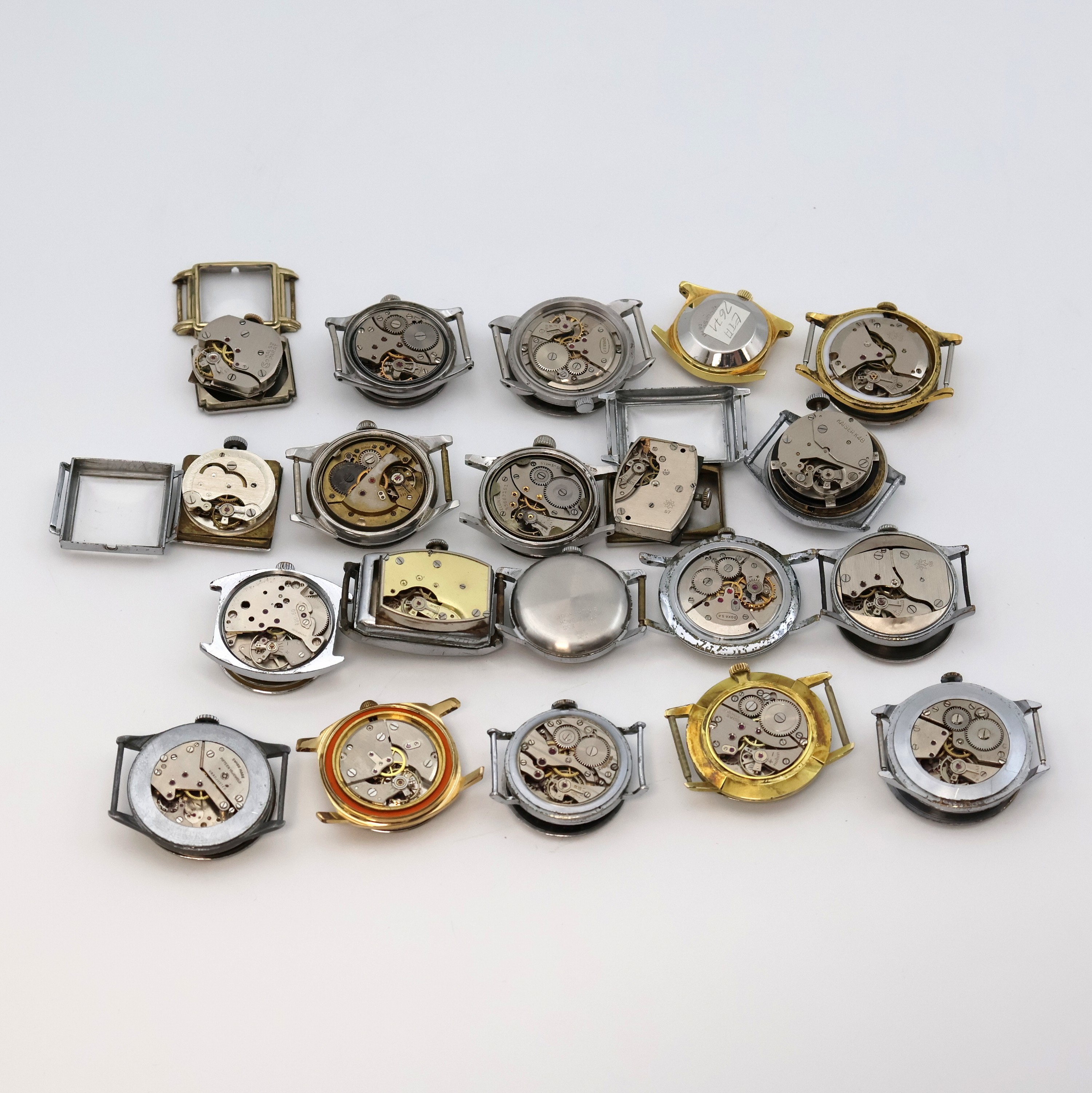 Detail d: 20 Armbanduhren verschiedener Marken, USA/ Schweiz/Deutschland um 1935 - 1970, 1 x Automatik, 19 x Handaufzug, 4 Stahlgeh., davon 3 verschr., 11 x ...