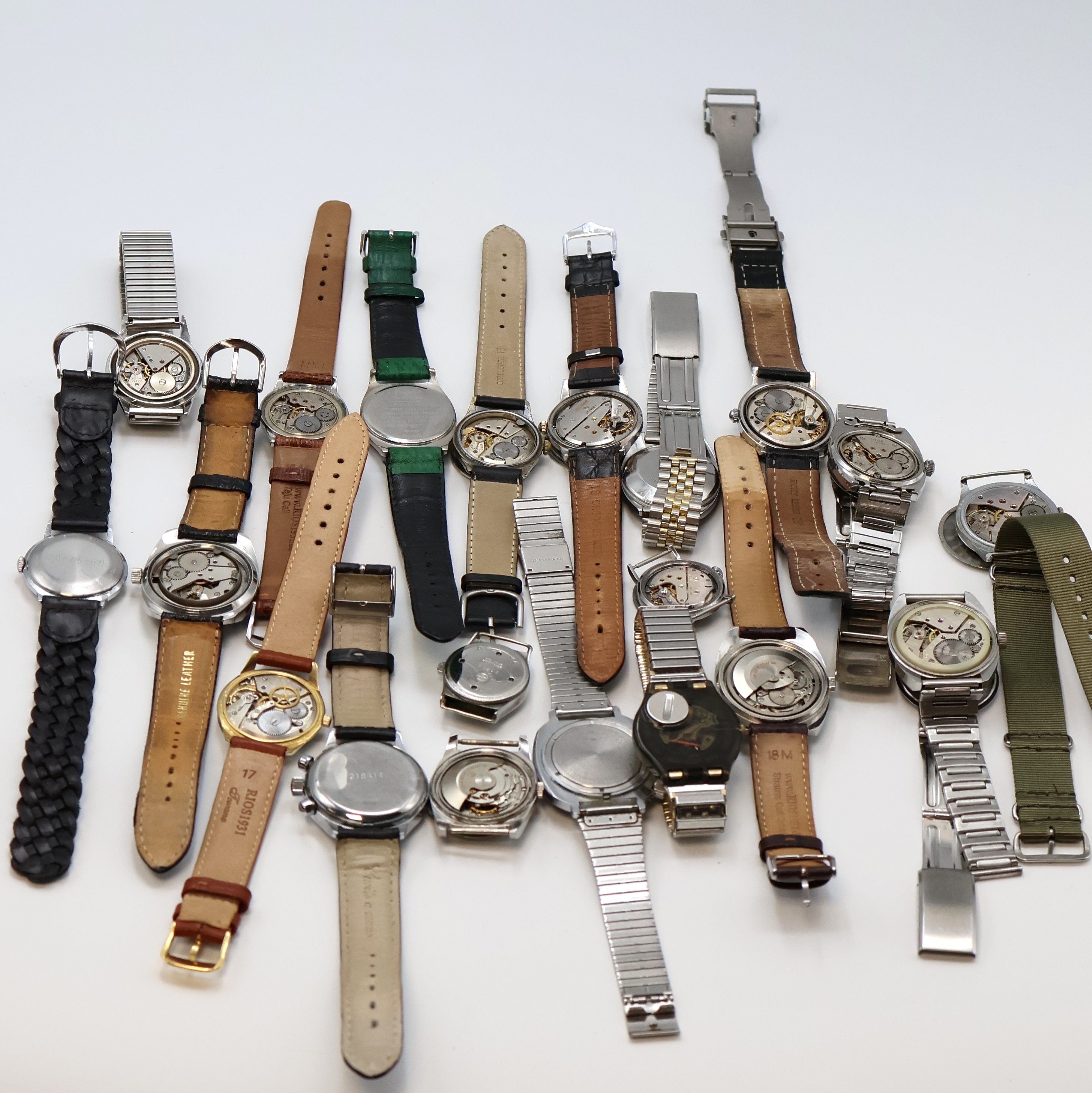 Detail d: 20 Armbanduhren verschiedener Marken, Schweiz/Deutschland/UDSSR,Japan um 1930 - 1990, 15 x Handaufzug, 3 x Automatik, 2 x Quarz, 13 Stahlgeh., davon ...