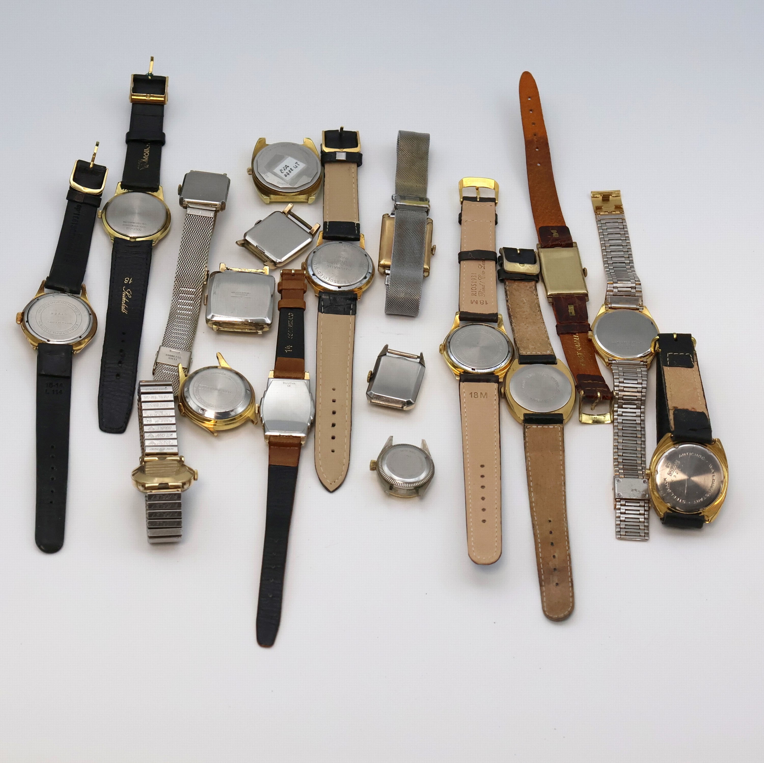 Detail c: 18 vergoldete Armbanduhren verschiedener Marken, Schweiz/Deutschland/USA, 4 x Automatik, 13 x Handaufzug, 1 x Quarz, 15 Geh. m. Stahlboden, davon 6 ...