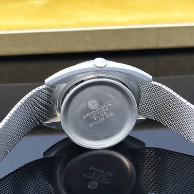 27059054f - IWC Herrenarmbanduhr in Stahl am angesetzten original Milanaiseband, Schweiz um 1970, 3- ...