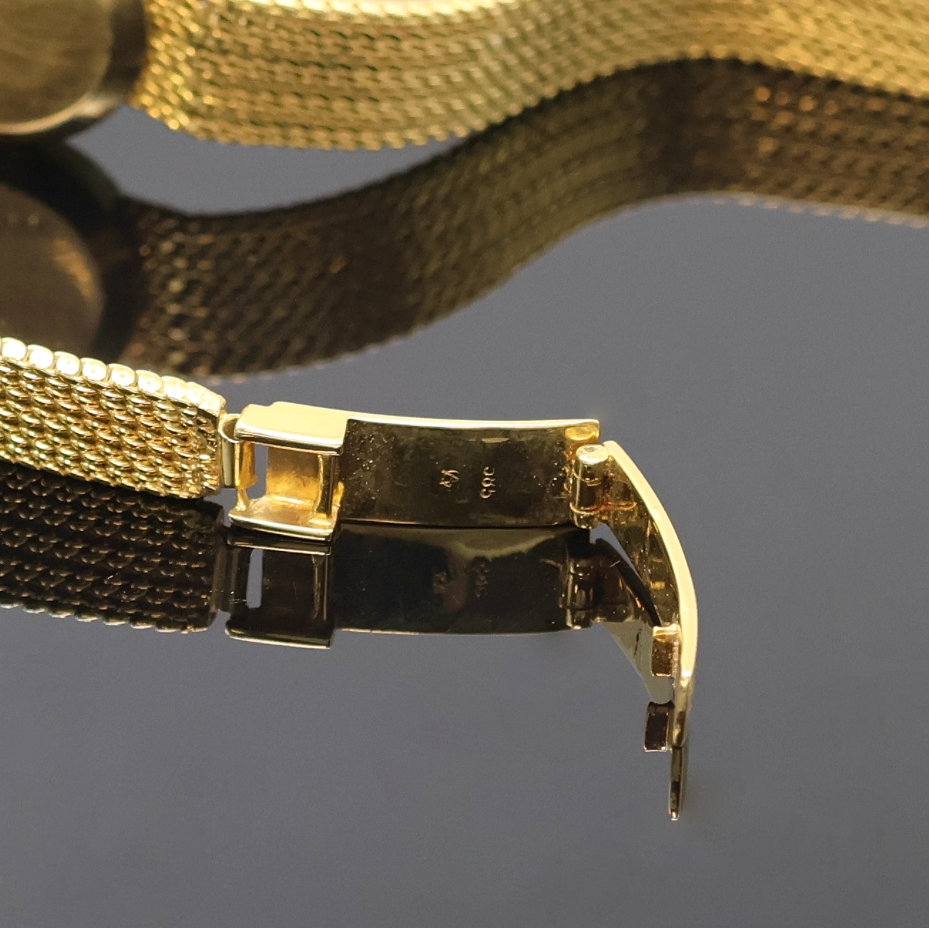 Detail b: ETERNA Damenarmbanduhr in GG 585/000, Schweiz um 1960, Handaufzug, 2-tlg. Geh. m. anges. Milanaiseband, Boden aufgedr., silb. Zifferbl. pat., gold. ...