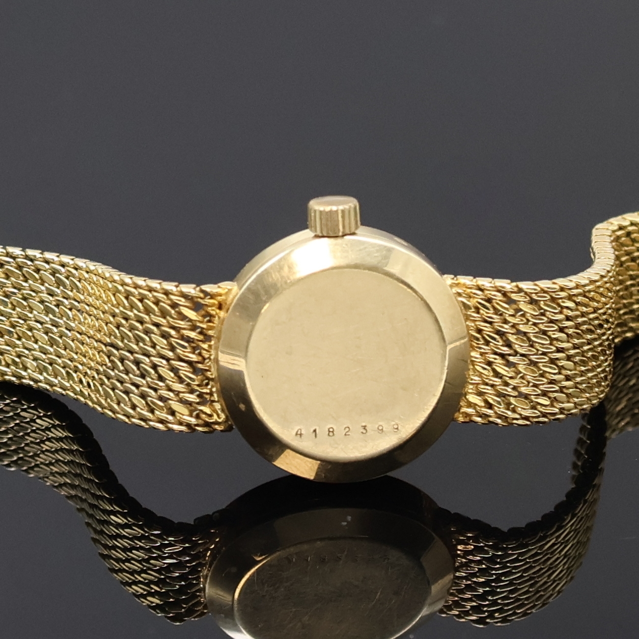 Detail d: ETERNA Damenarmbanduhr in GG 585/000, Schweiz um 1960, Handaufzug, 2-tlg. Geh. m. anges. Milanaiseband, Boden aufgedr., silb. Zifferbl. pat., gold. ...