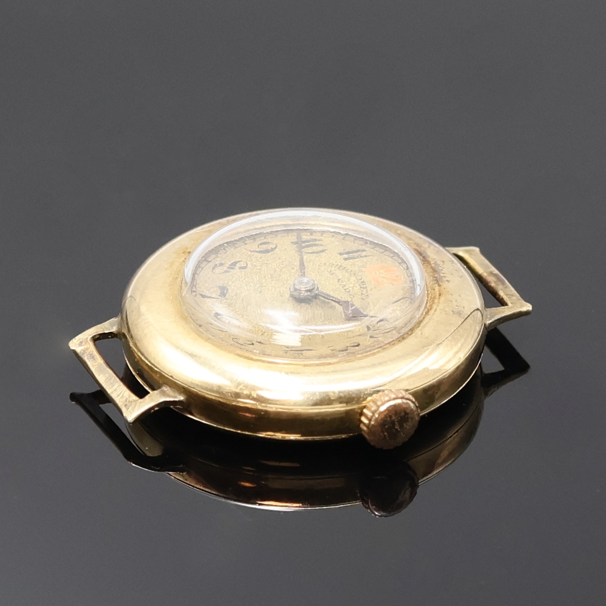 Detail b: MOVADO Chronometre frühe Damenarmbanduhr in GG 585/000, Schweiz um 1920, Handaufzug, 3- tlg. Geh., Boden u. Glasrand aufgedr., gold. Zifferbl. pat., ...