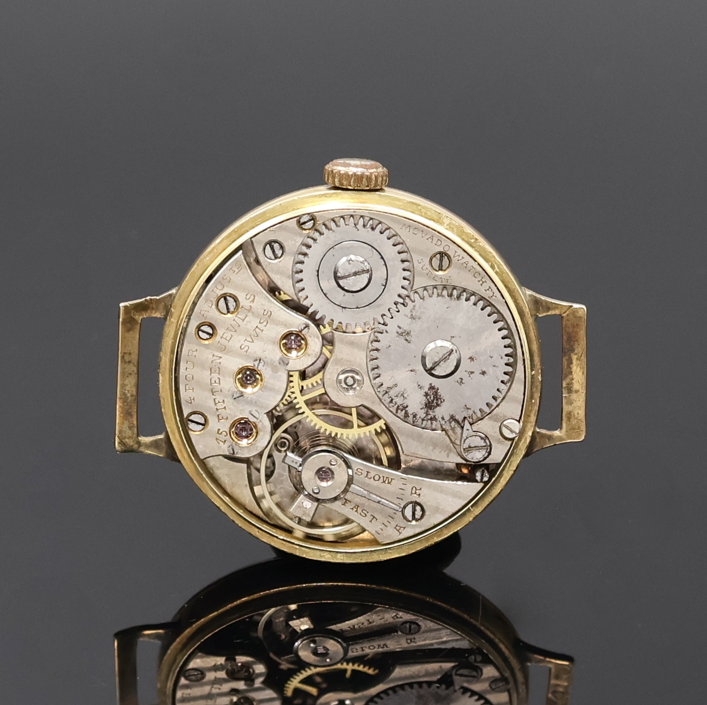 Detail d: MOVADO Chronometre frühe Damenarmbanduhr in GG 585/000, Schweiz um 1920, Handaufzug, 3- tlg. Geh., Boden u. Glasrand aufgedr., gold. Zifferbl. pat., ...