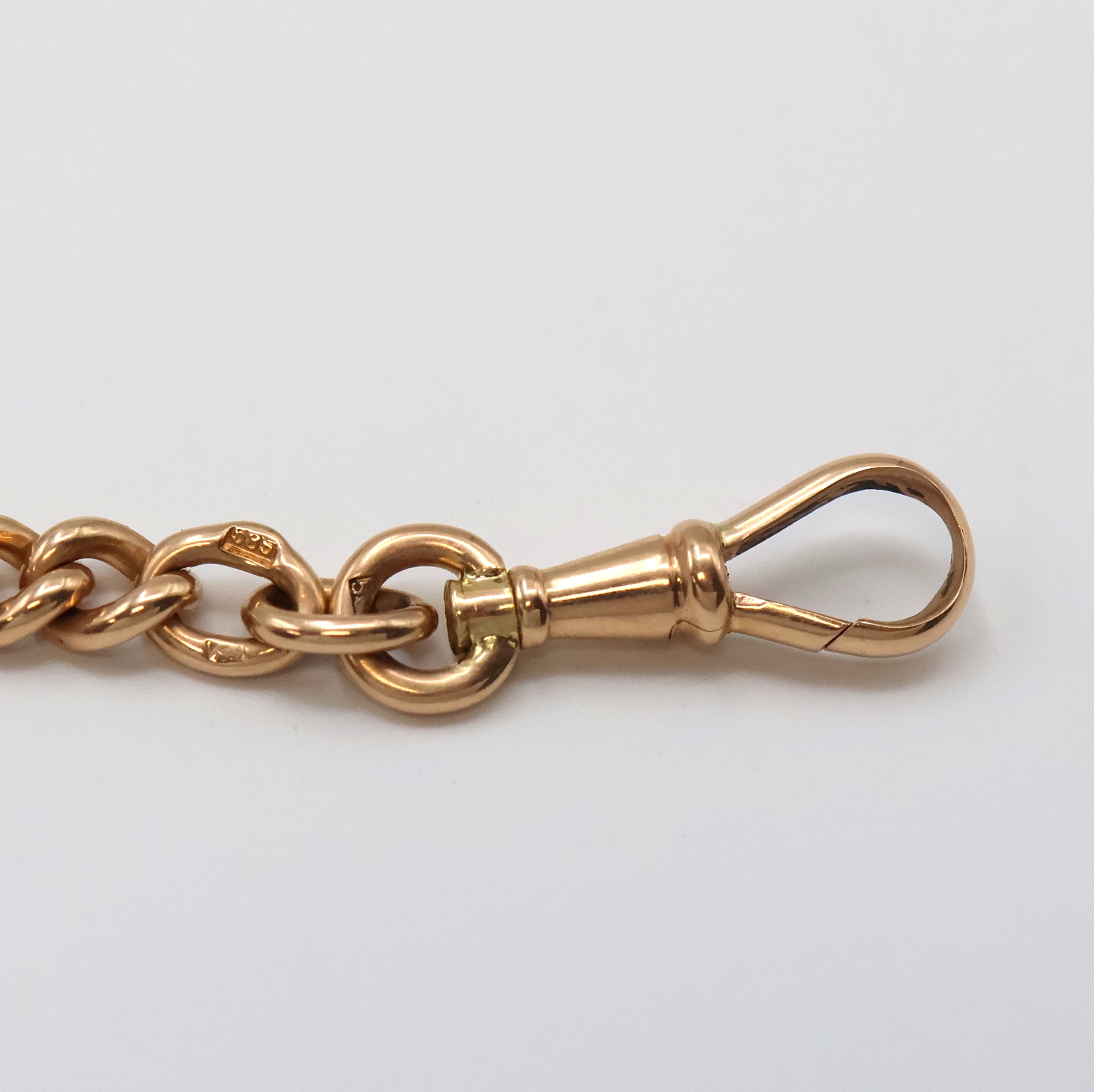 Detail a: Schwere Taschenuhrkette in RG 585/000, um 1900, Panzerkette mit leichtem Verlauf, Karabiner und Federring, L. ca. 27 cm, Gew. ca. 35g, in gutem, ...