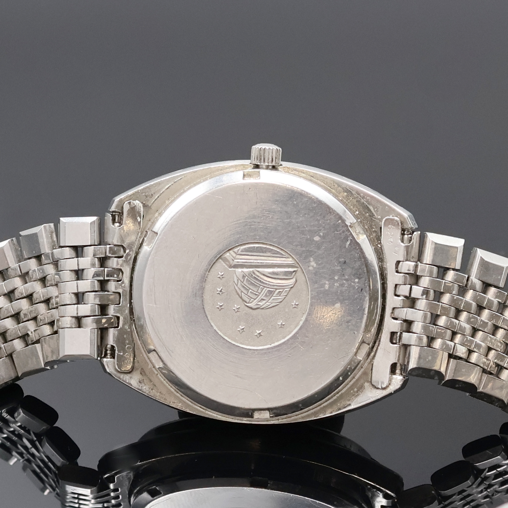 Detail d: OMEGA Constellation Herrenarmbanduhr in Stahl Referenz ST 168 0064, Schweiz um 1974, Automatik, verschr. Boden m. Sternwarten- Symbol, orig. Krone u. ...