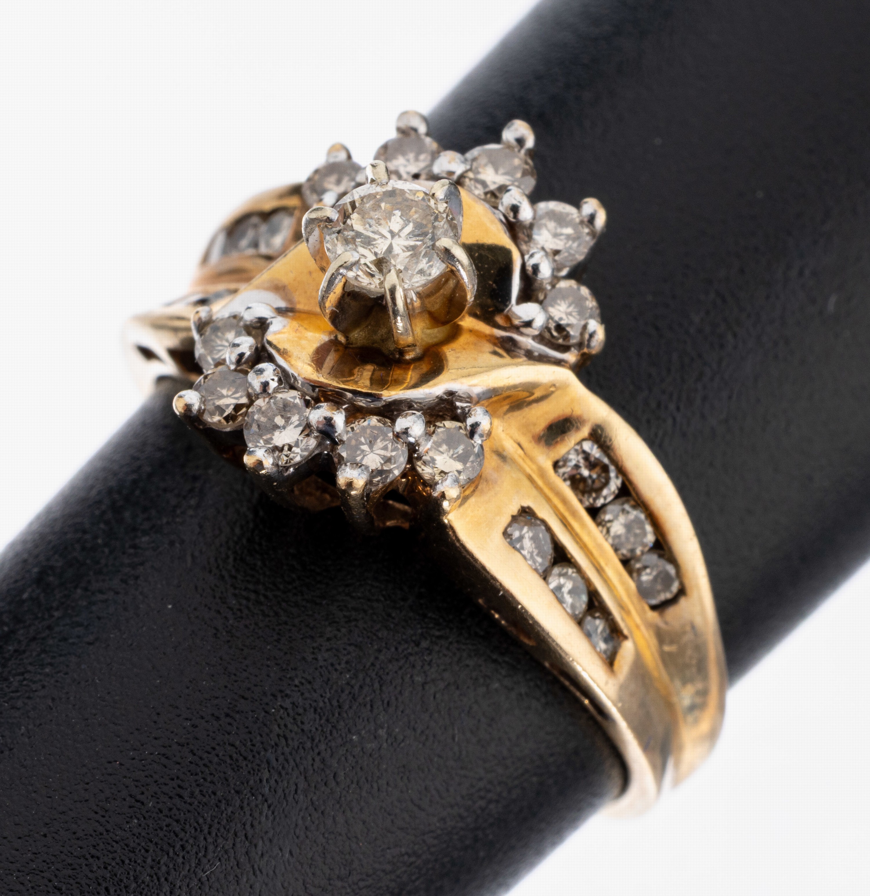 Image 27059127 - 10 kt Gold Brillant-Ring, GG 417/000, part.rhod., 23 Brillanten zus. ca. 0.56 ct Weiß- ...