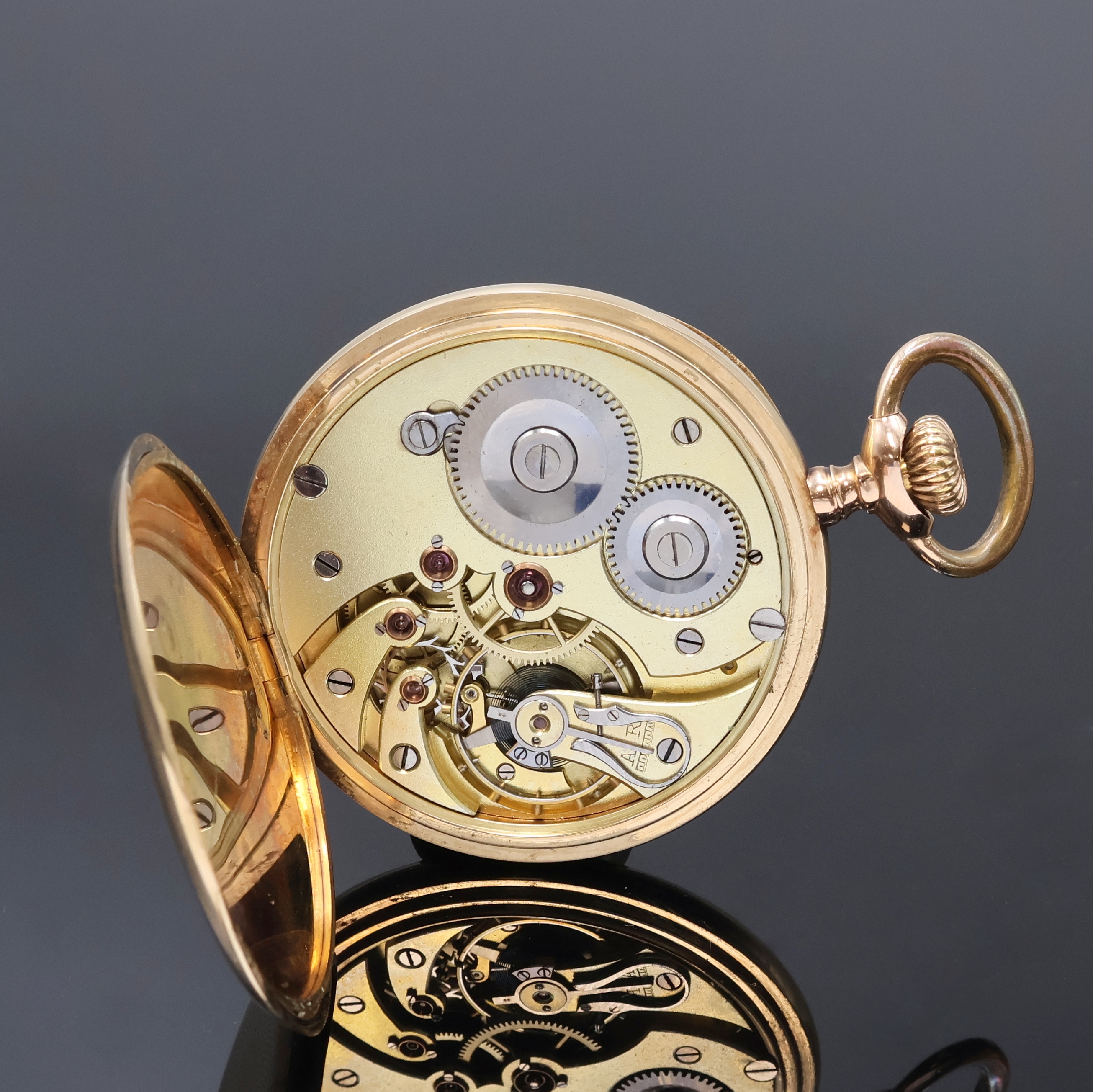 Detail e: Carl Breitschwerdt, Frankfurt a.M. offene Herrentaschenuhr in GG 585/000, Schweiz um 1910, guill. Geh., sign. Metallcuvette verg., Emailzifferbl. m. ...