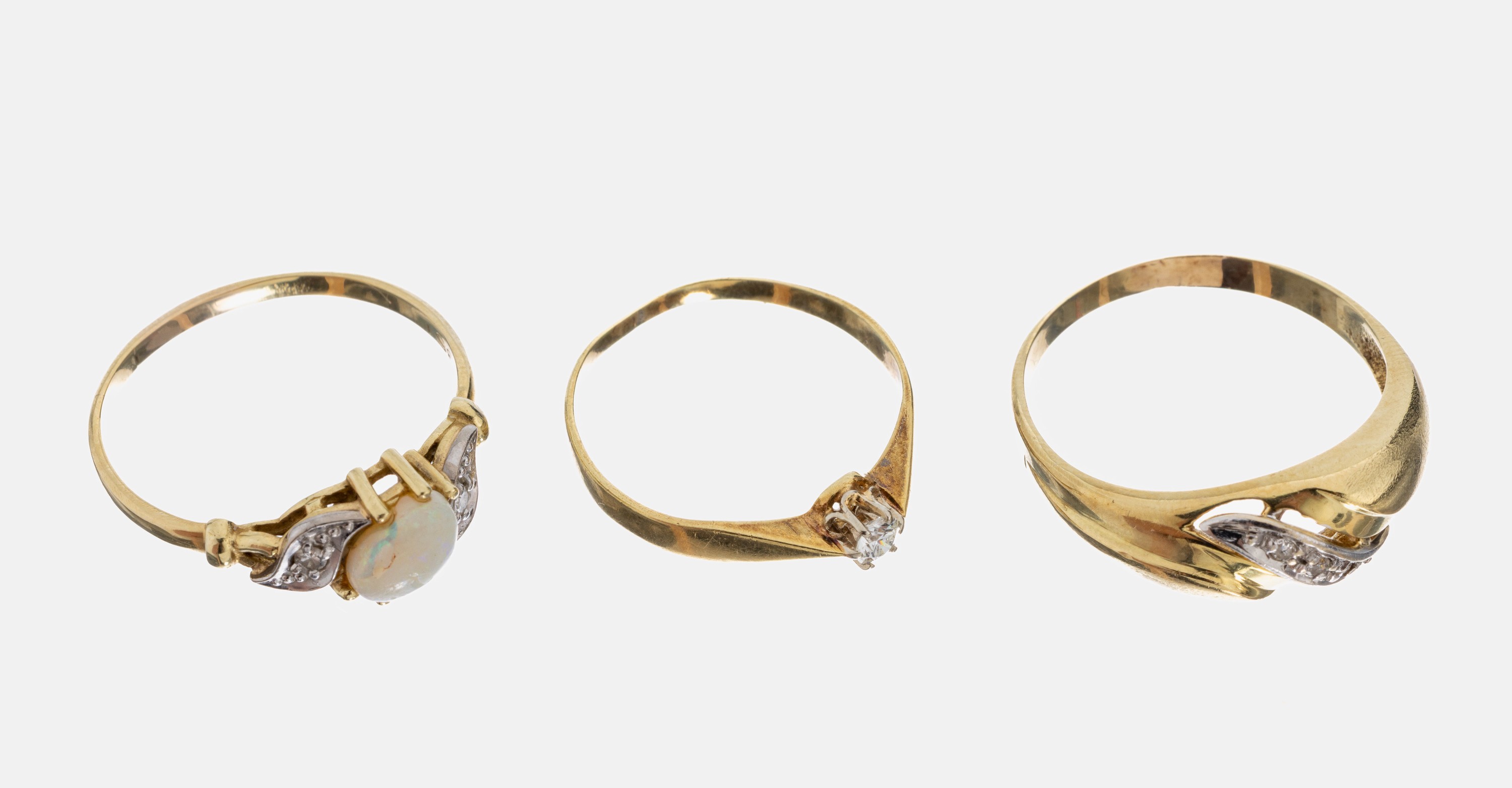 Image 27059135 - Konvolut 3 14 kt Gold Ringe, GG 585/000, 1 x RW 50, Brillant ca. 0.05 ct Weiß/si, 1 x ...