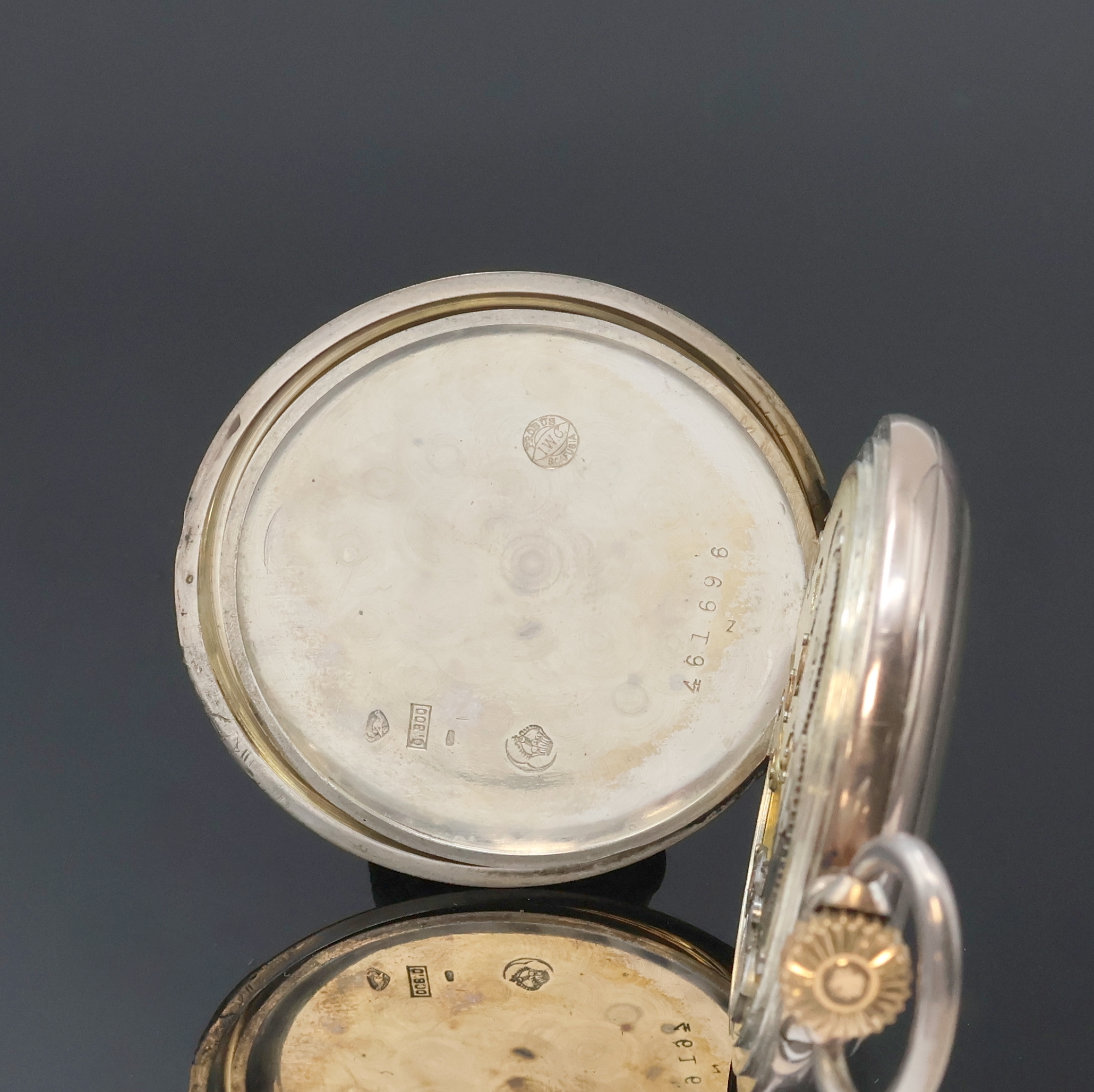 Detail d: IWC offene Silbertaschenuhr, Schweiz um 1910, guill. Geh. m. vergold. Rändern, gold. Zifferbl. u. gebl. Zeiger später, kl. Sek. b. 6, verg. Werk ...