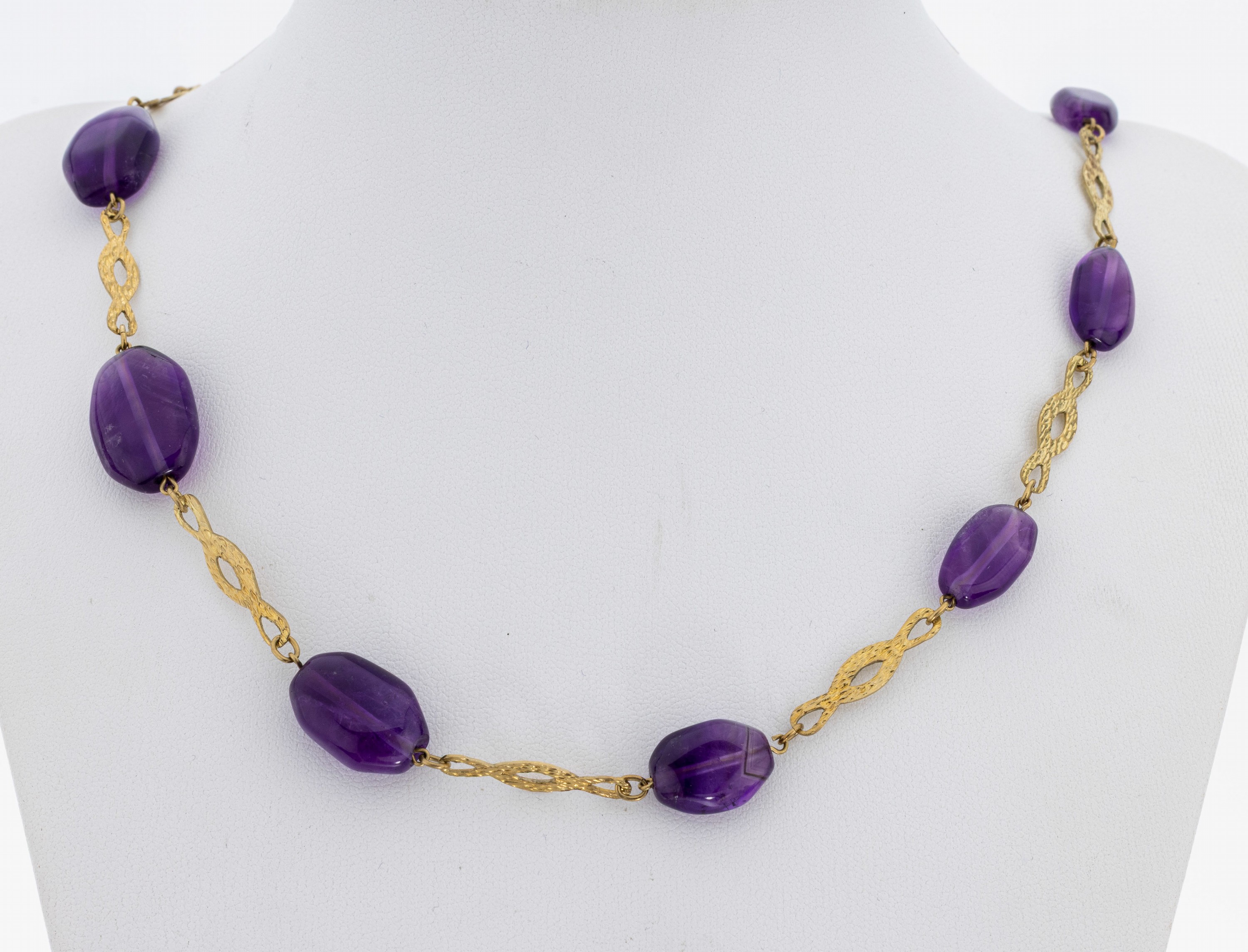 Image 27059158 - 8 kt Gold Amethyst-Collier, GG 333/000, part. strukt., Amethyst-Zwischenglieder in ...