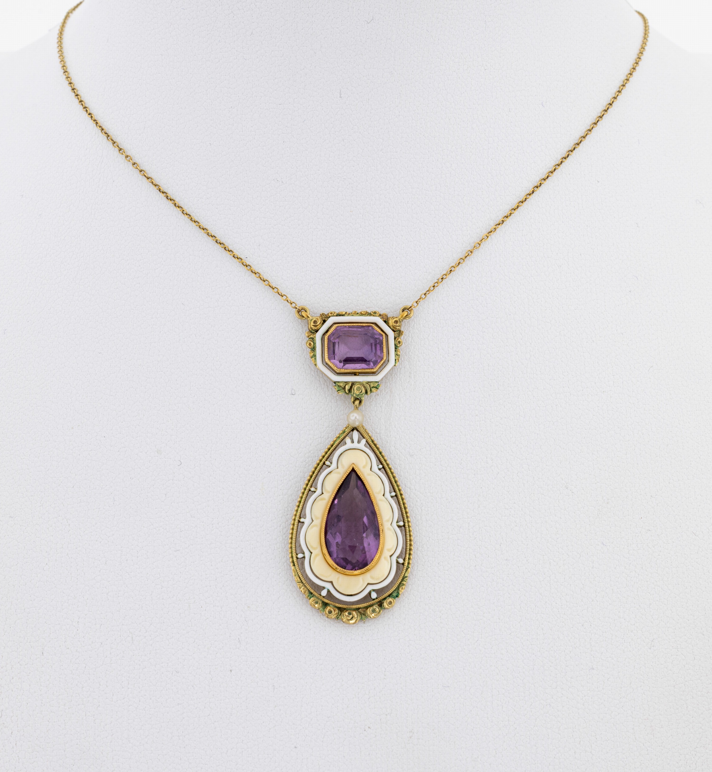 Image 27059160 - Unusual 14 kt gold amethyst-enamel-necklace, Southern Germany or Austria approx. 1900 , ...