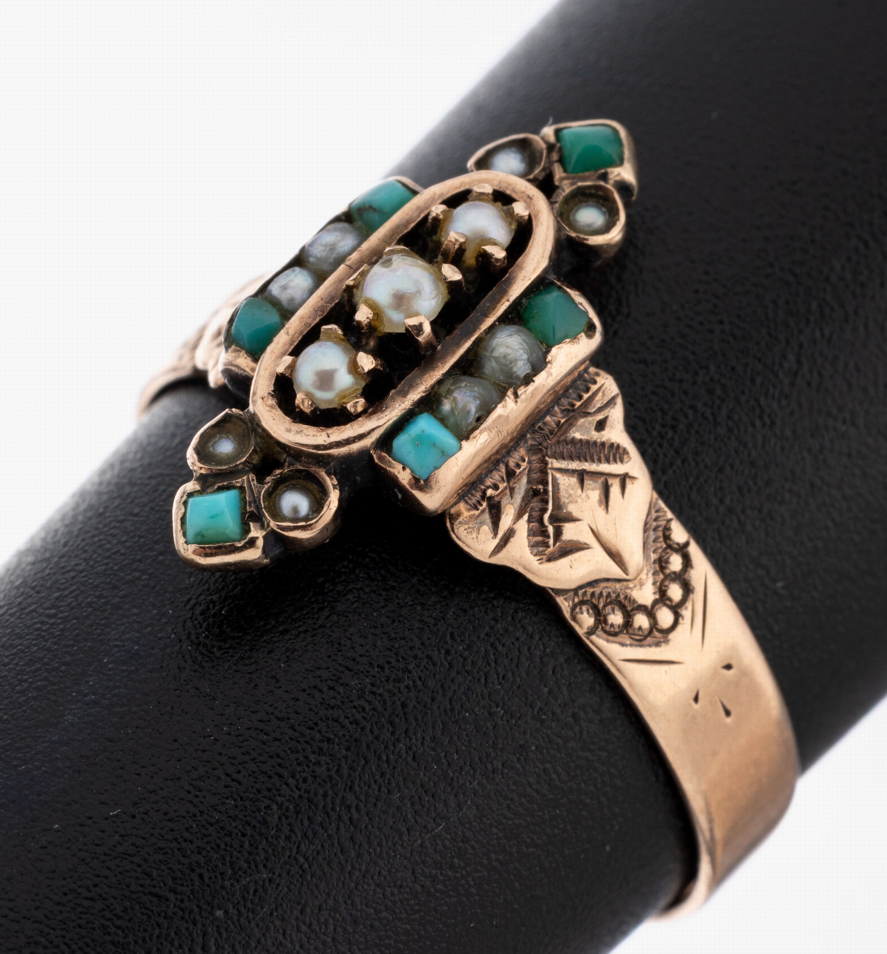 Image 27059163 - 9 kt Gold Perl-Türkis-Ring, wohl England um 1890, GG 375/000, zeittyp. Schiffchenform, ...