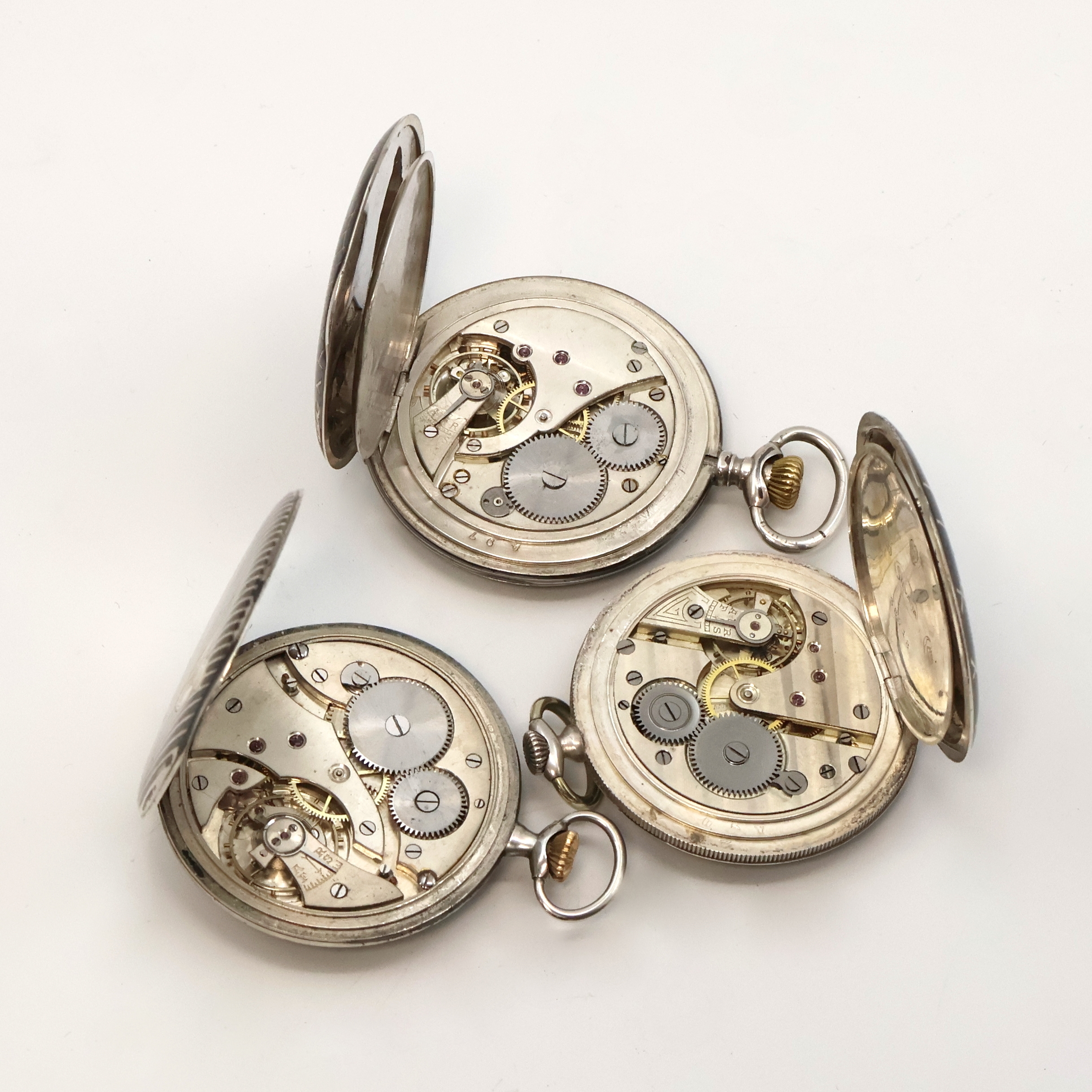 Detail d: 3 Tula-Taschenuhren, Schweiz um 1920, 2 x offen, 1 x Savonette, Tula teilw. fehlend, Metallzifferbl. m. arab. Zahlen, kl. Sek. bei 6, Ankerwerke (1 x ...