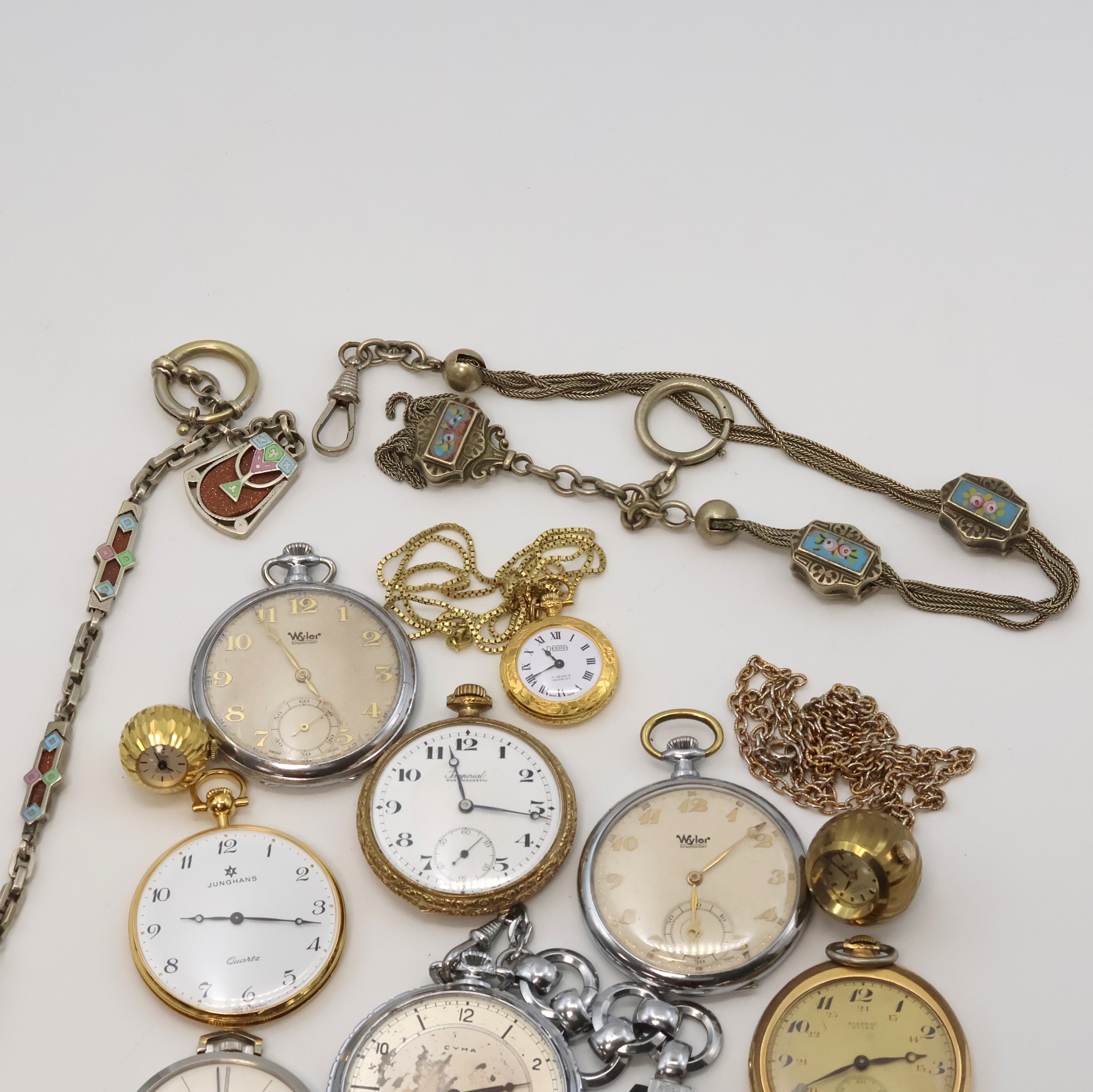 Detail a: 8 offen Taschenuhren, 2 Kugeluhren und 2 Ketten, Schweiz um 1910 bis 1990, vernickelte/vergoldete Gehäuse, 9 x Handaufzug, 1 x quarz, Marken wie: ...