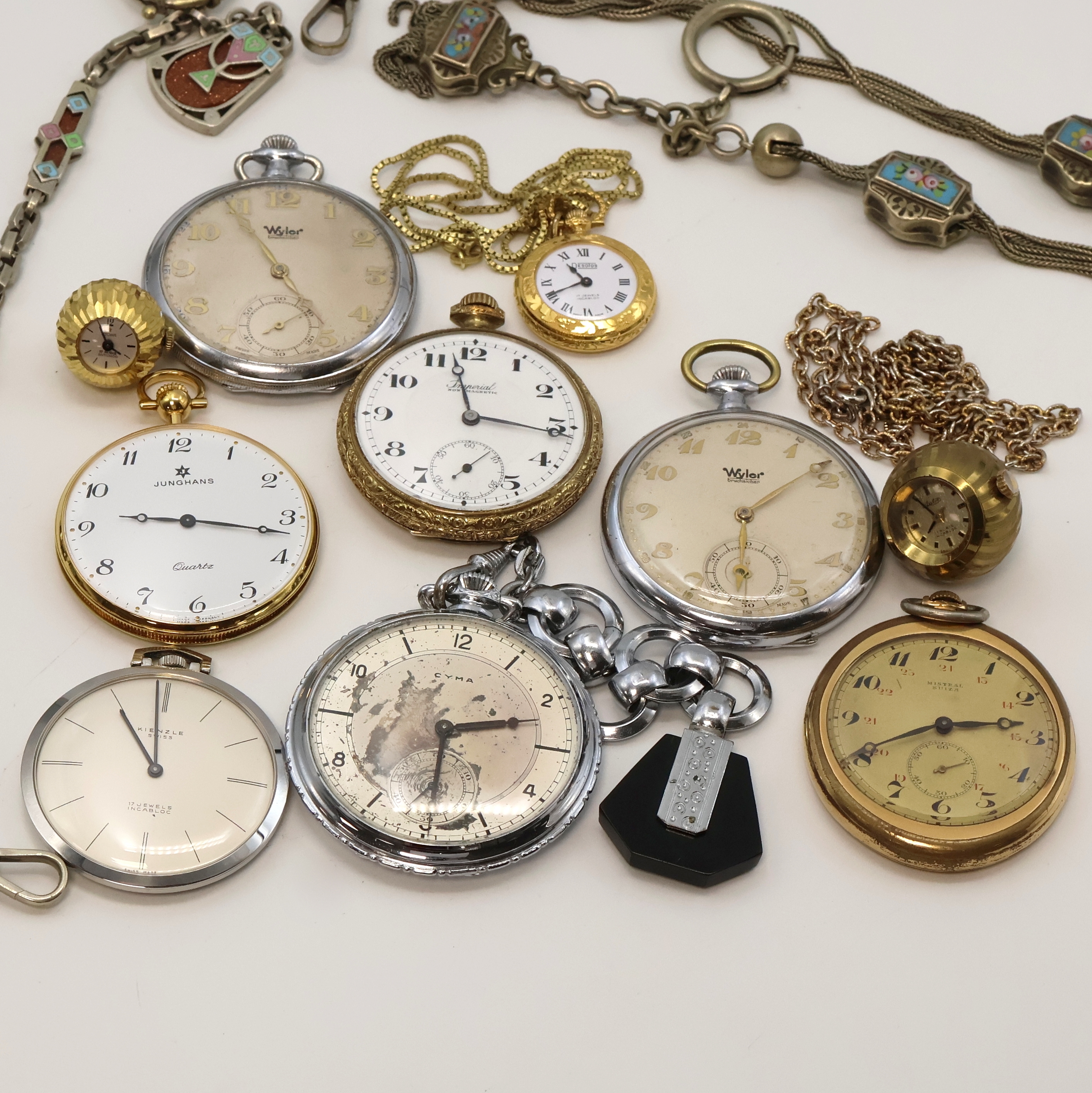 Detail b: 8 offen Taschenuhren, 2 Kugeluhren und 2 Ketten, Schweiz um 1910 bis 1990, vernickelte/vergoldete Gehäuse, 9 x Handaufzug, 1 x quarz, Marken wie: ...